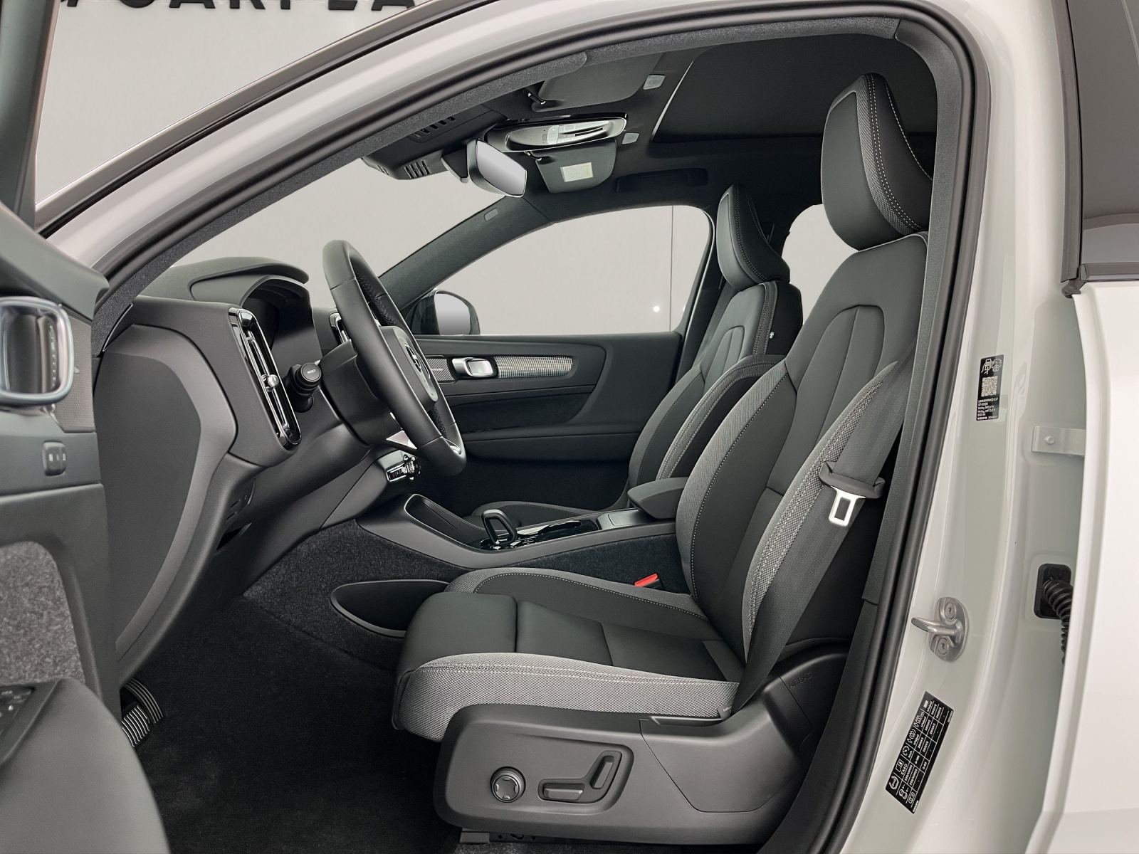 VOLVO EX40 Twin Performance Ultra AWD-image-8