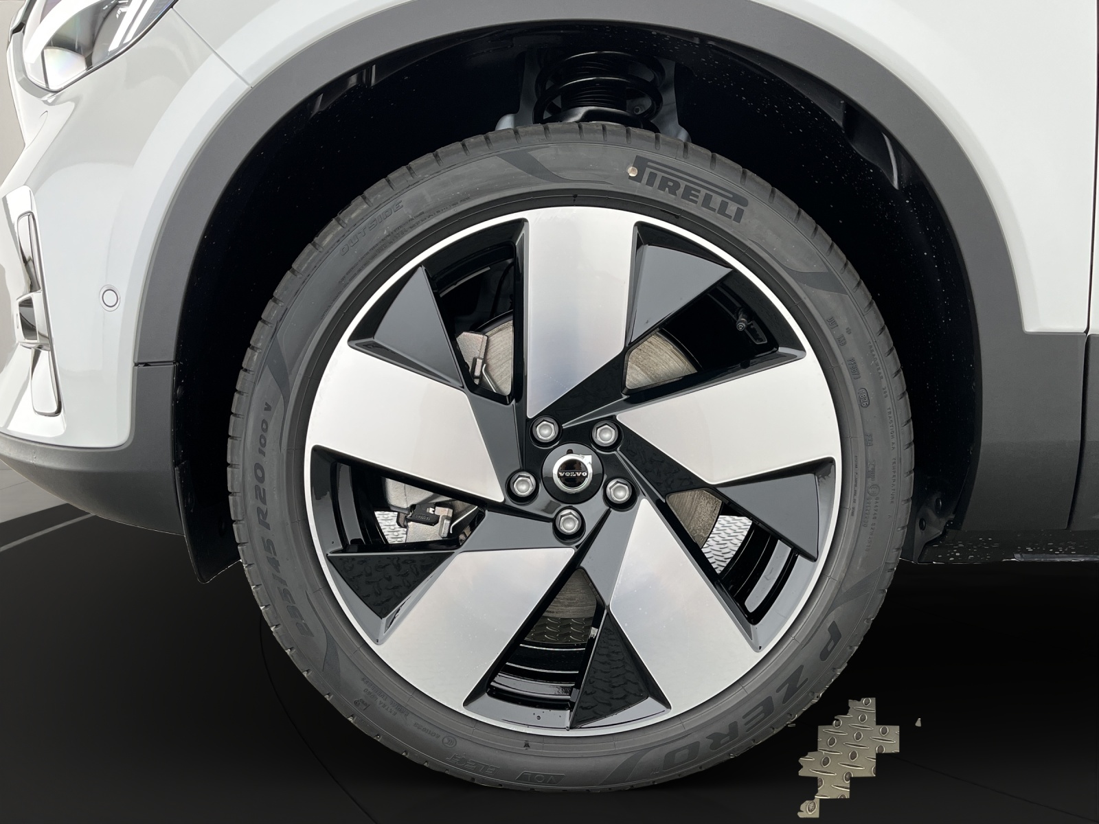 VOLVO EX40 Twin Performance Ultra AWD-image-6