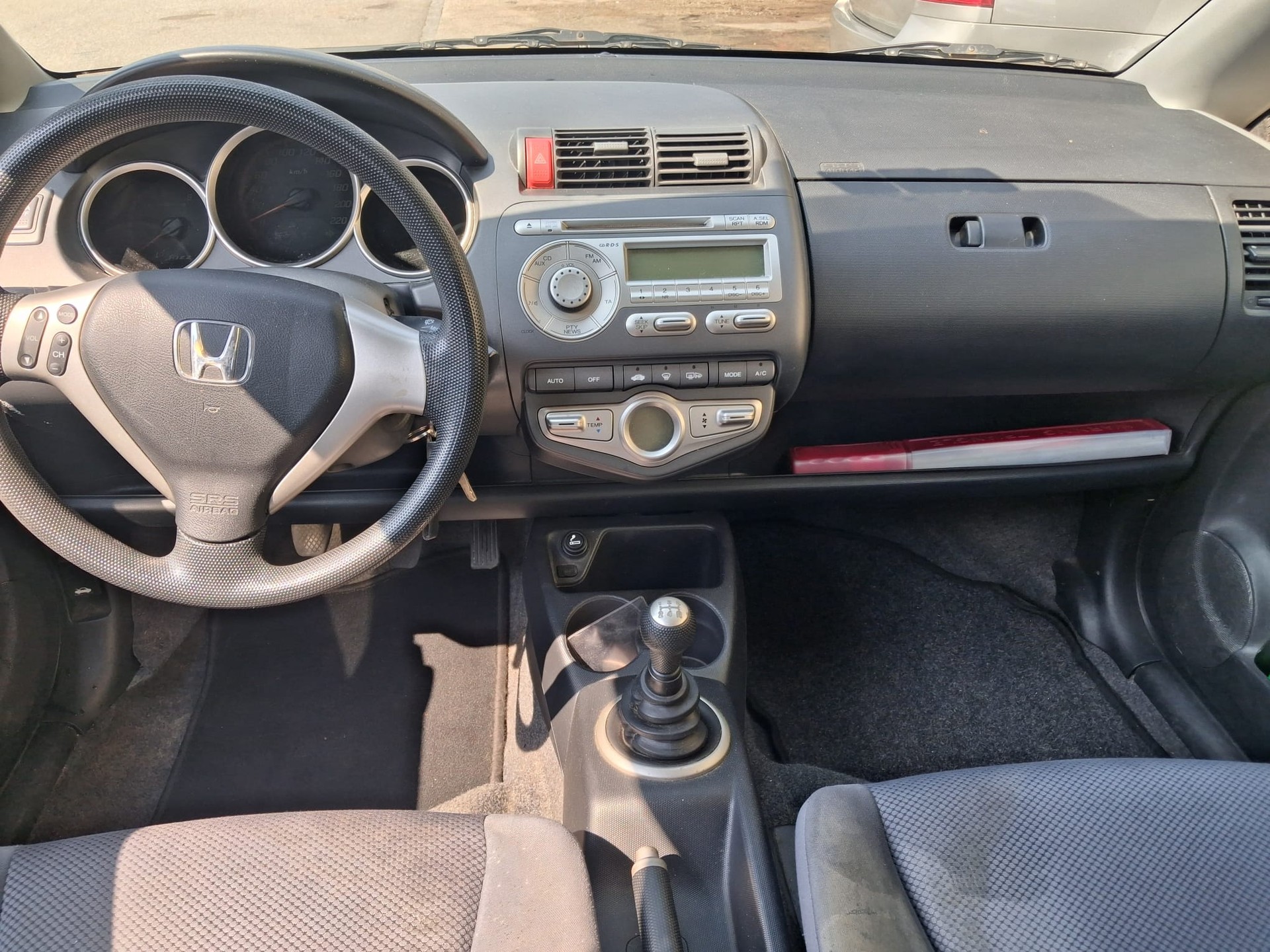 HONDA Jazz 1.4i LS Formula 1-image-9