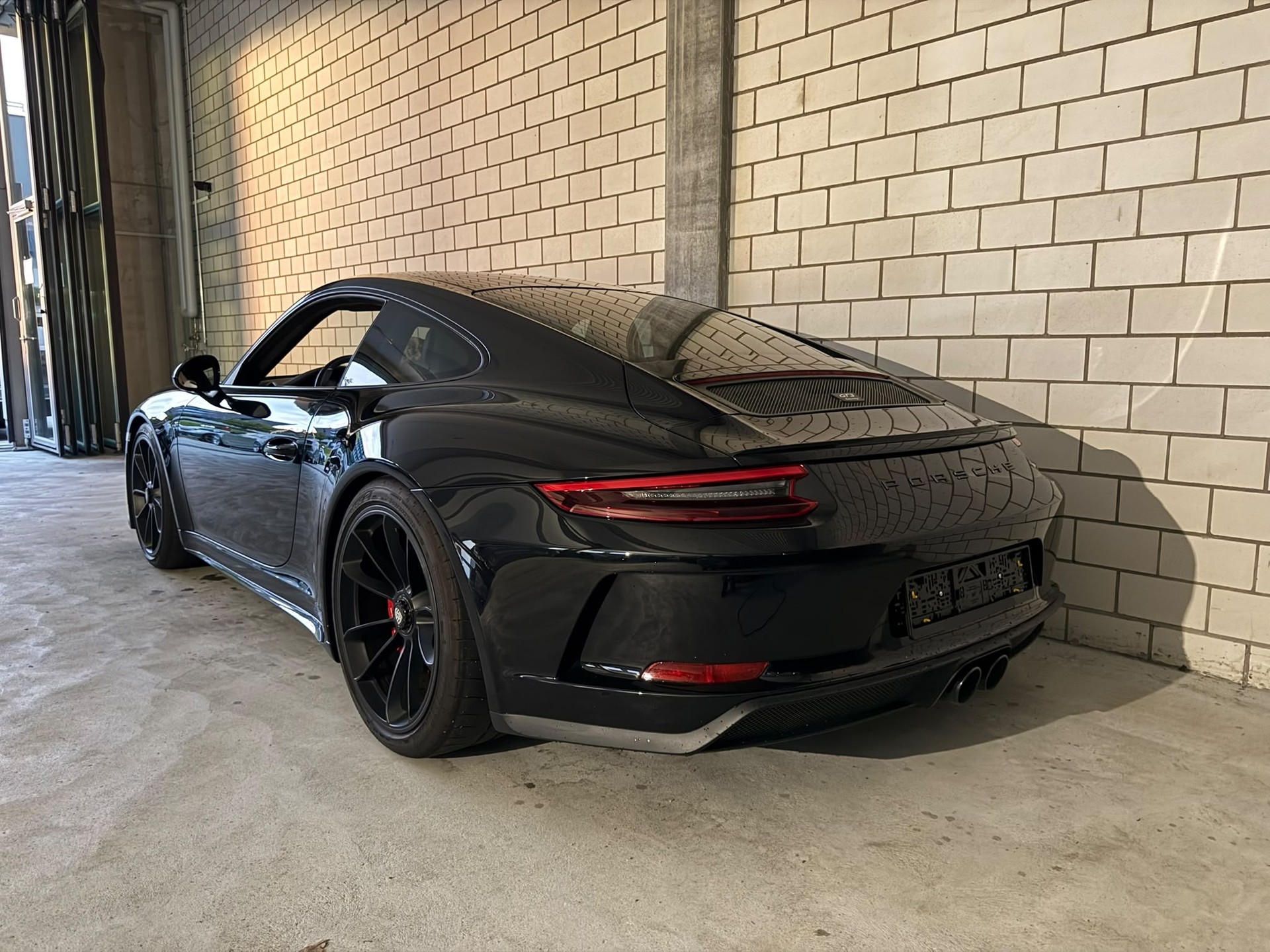 PORSCHE 911 GT3 Touring (Handschalter)-image-2