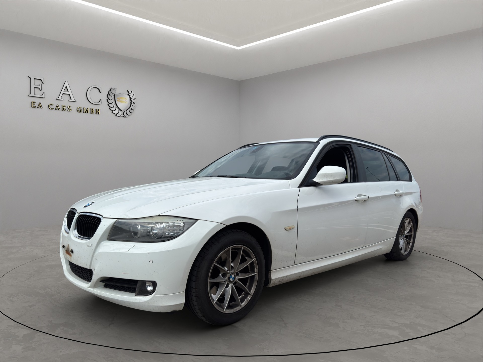 BMW 320d xDrive Touring Steptronic-image-0