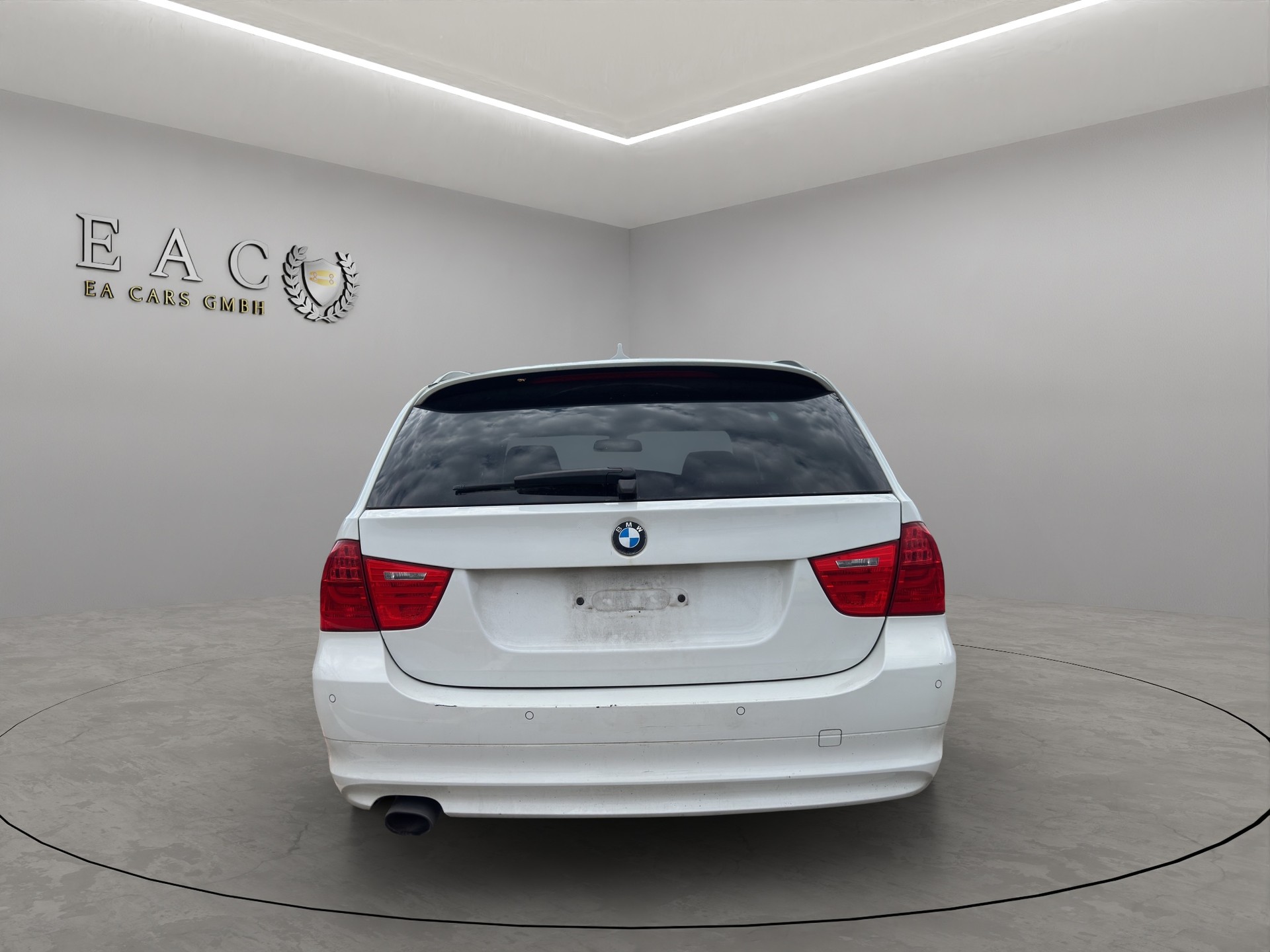 BMW 320d xDrive Touring Steptronic-image-3