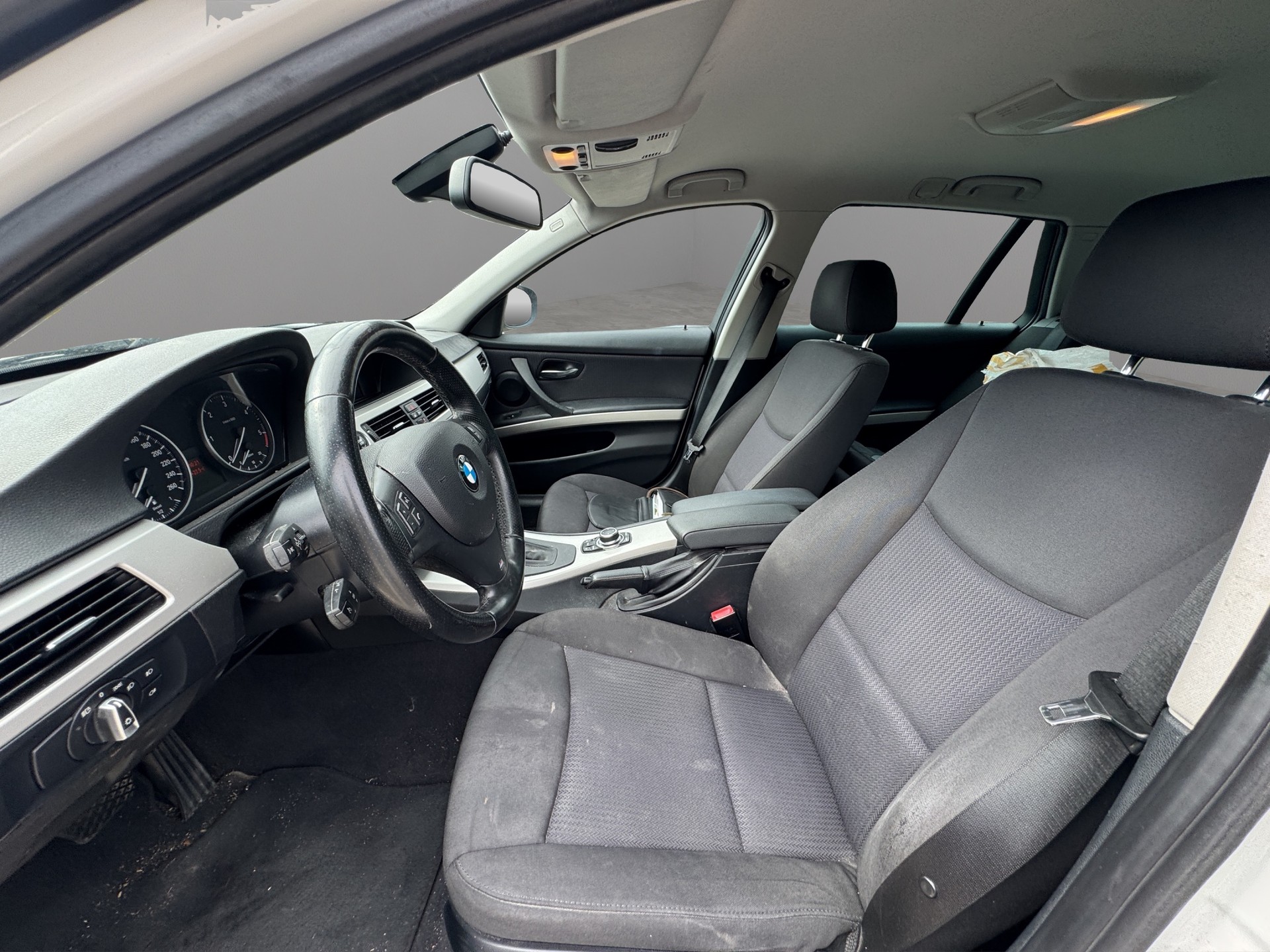 BMW 320d xDrive Touring Steptronic-image-8