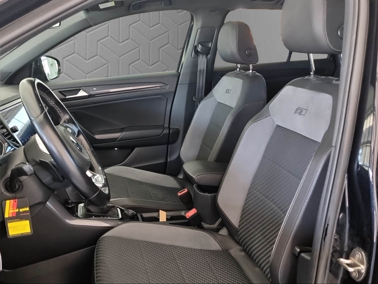 VW T-Roc 2.0 TSI Sport DSG 4Motion-image-10