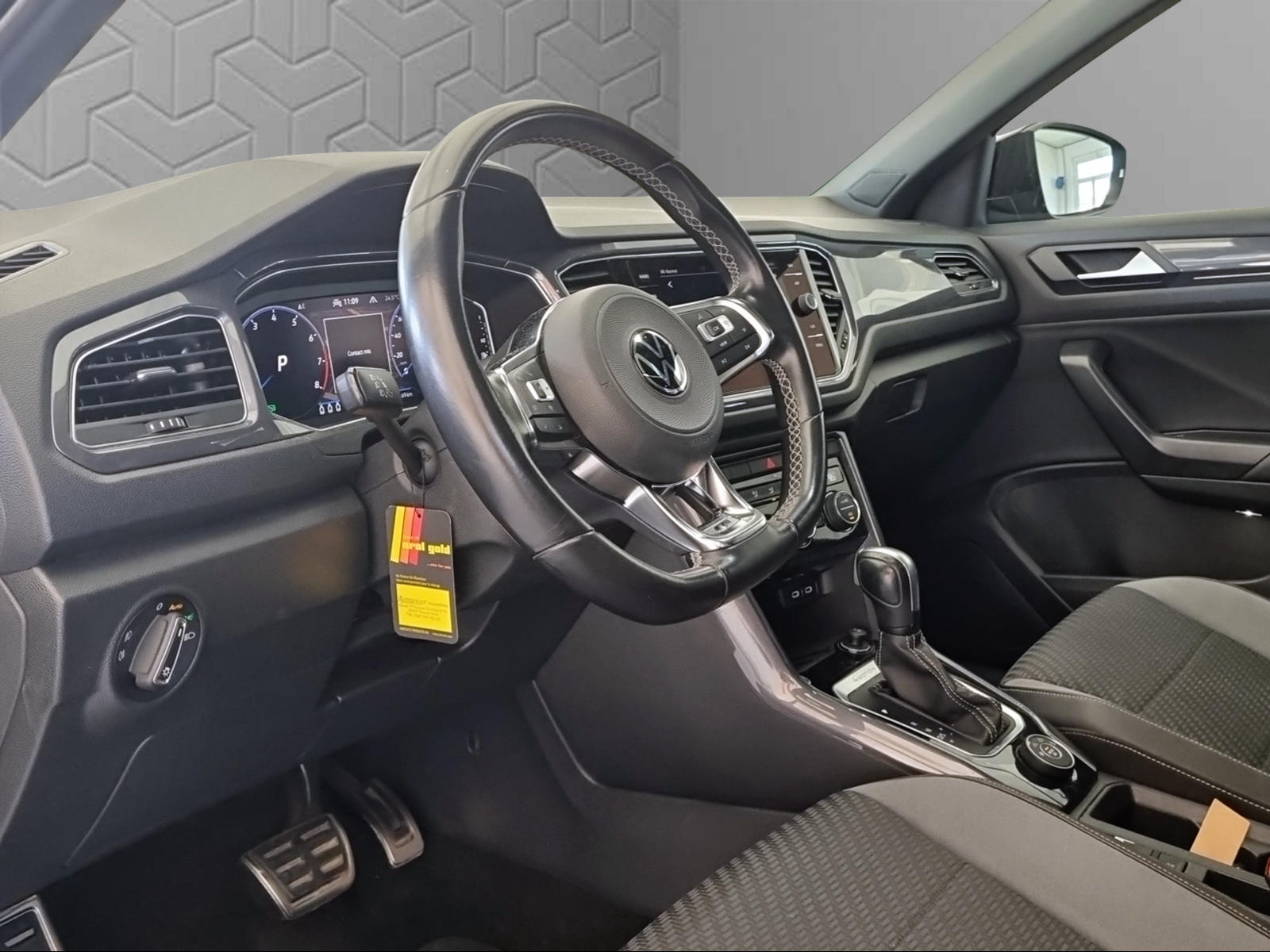 VW T-Roc 2.0 TSI Sport DSG 4Motion-image-11