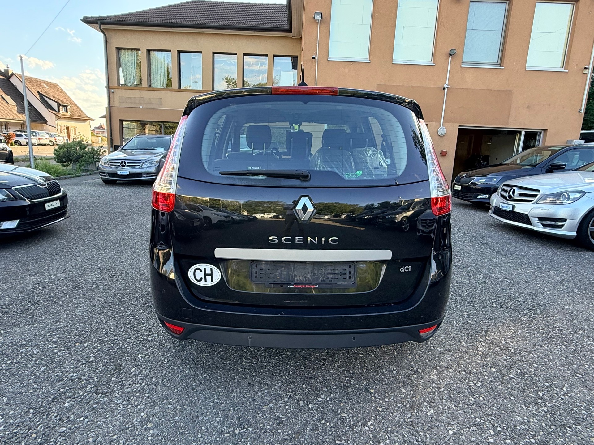 RENAULT Grand Scénic 1.9 dCi Dynamique-image-9