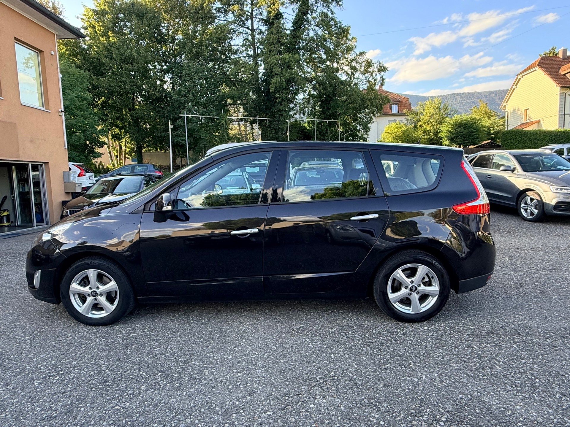 RENAULT Grand Scénic 1.9 dCi Dynamique-image-8