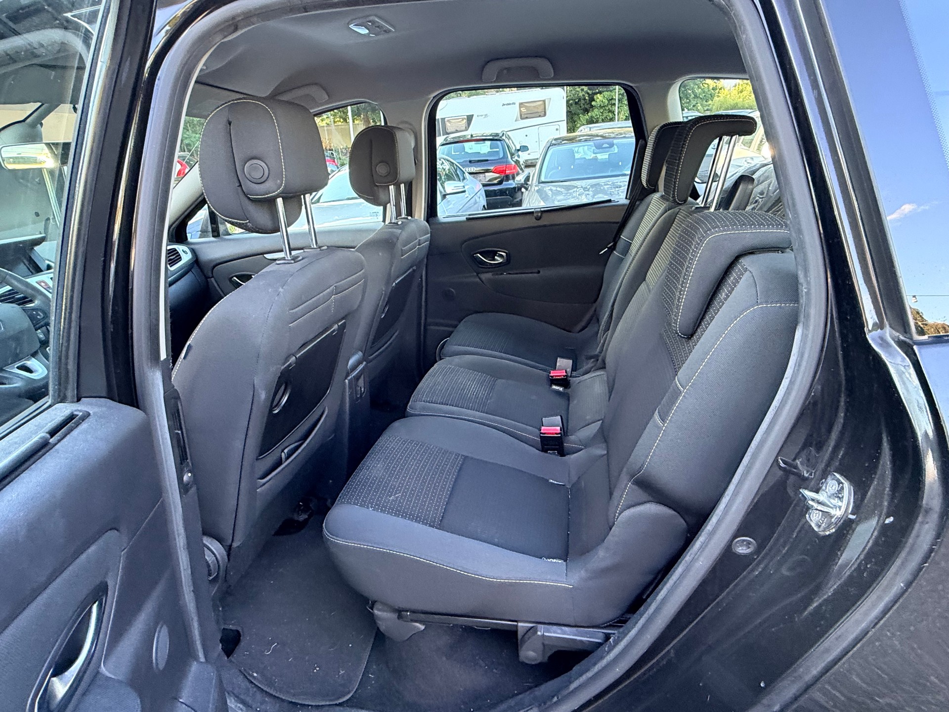 RENAULT Grand Scénic 1.9 dCi Dynamique-image-15