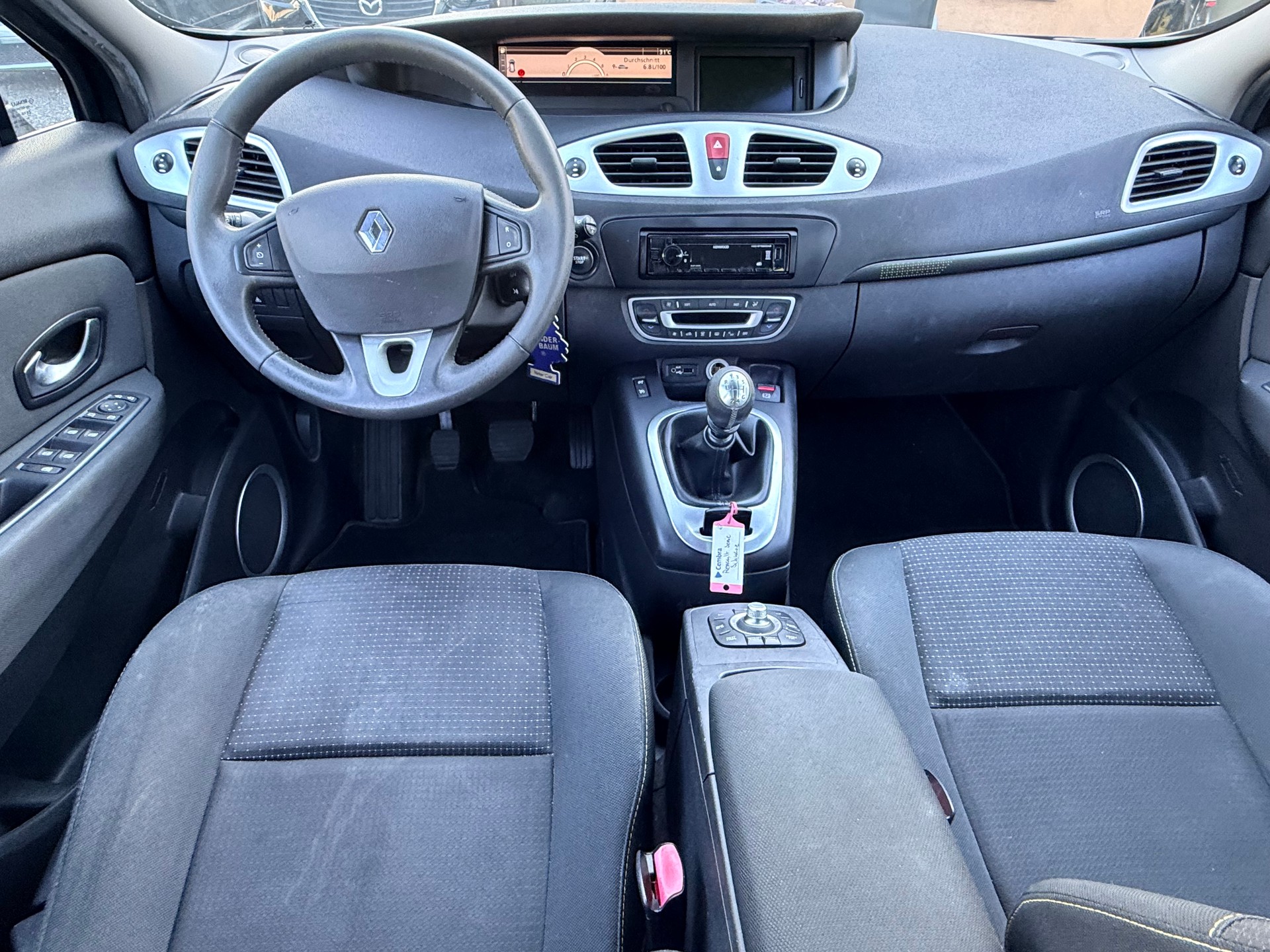 RENAULT Grand Scénic 1.9 dCi Dynamique-image-13