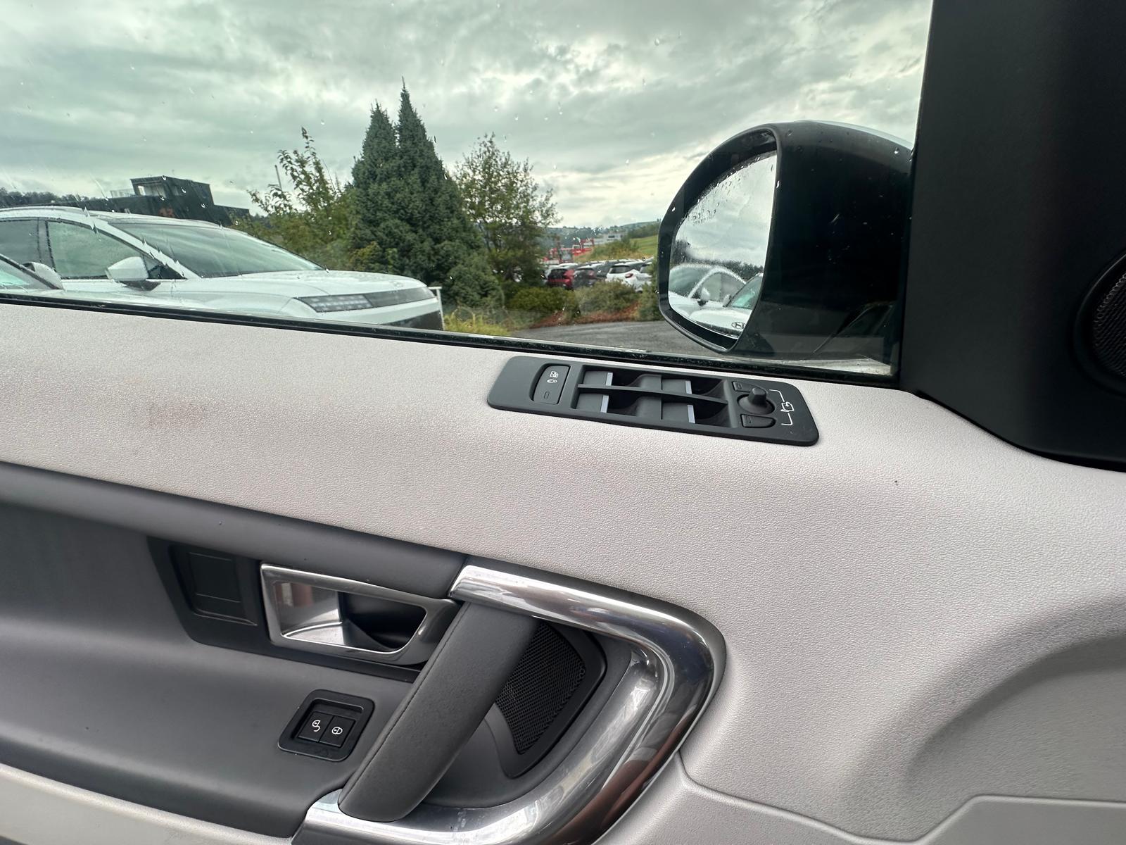 LAND ROVER Discovery Sport 2.0 TD4 HSE Luxury AT9-image-16