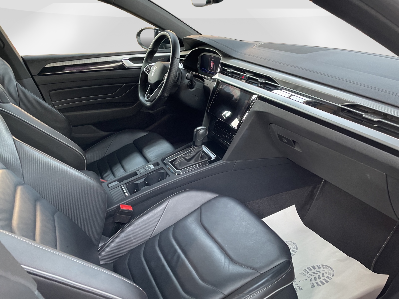 VW Arteon Shooting Brake 2.0 TDI R-Line DSG 4m-image-8