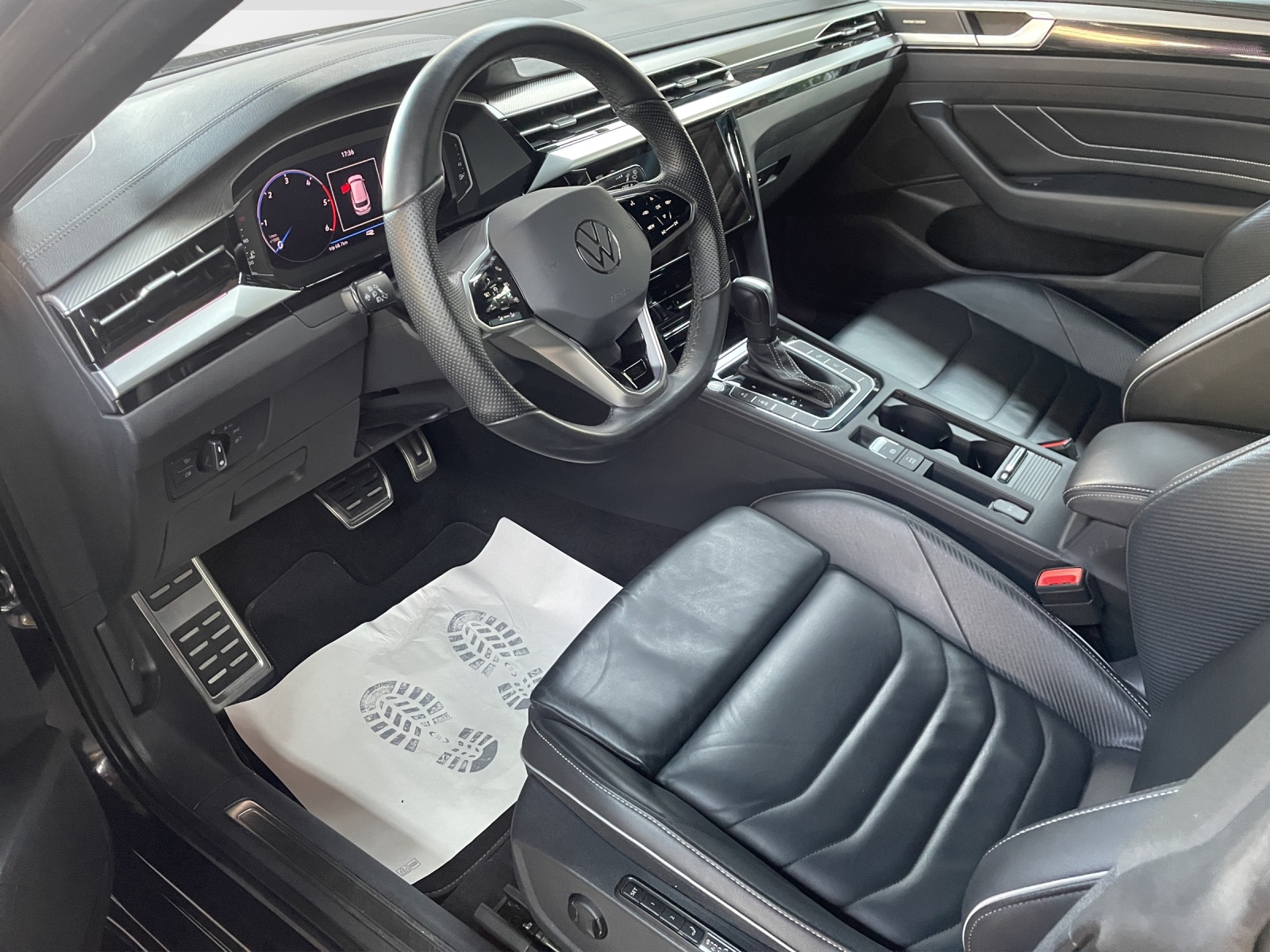 VW Arteon Shooting Brake 2.0 TDI R-Line DSG 4m-image-6