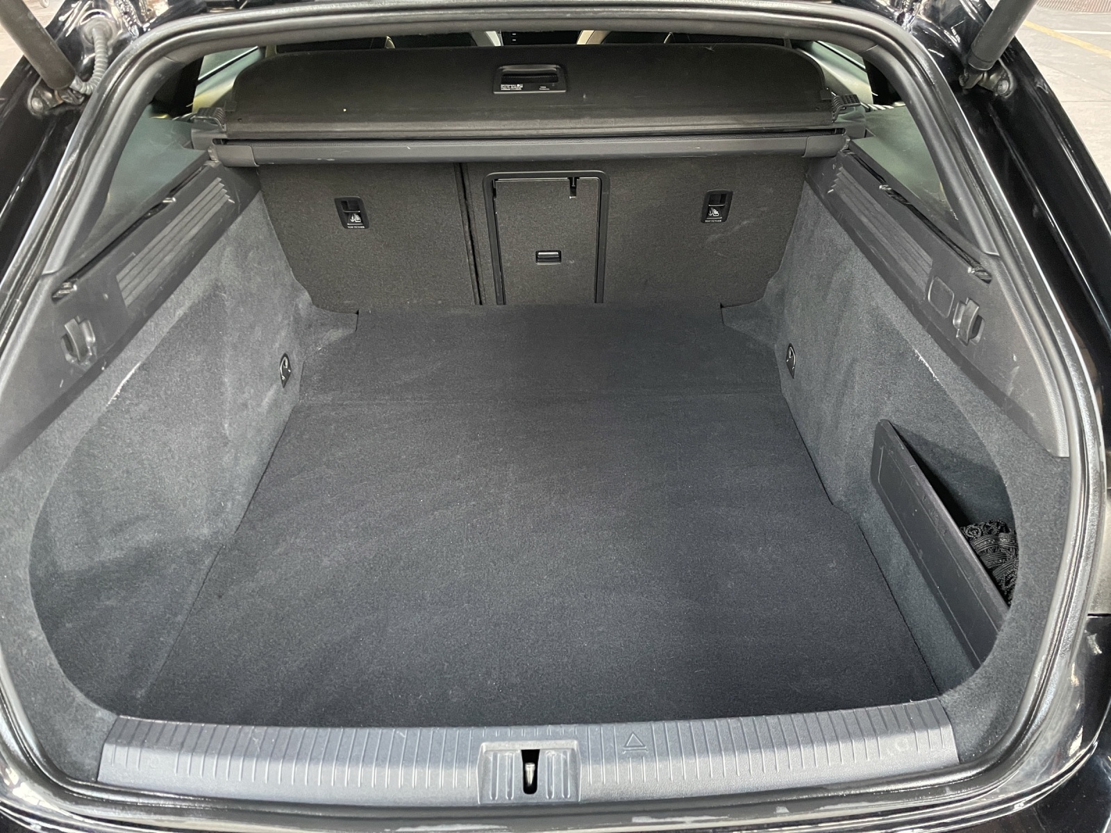 VW Arteon Shooting Brake 2.0 TDI R-Line DSG 4m-image-10