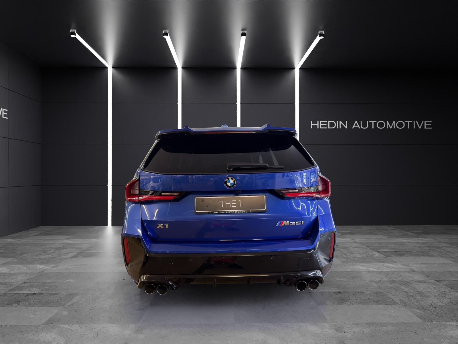 BMW X1 M35i-showroom-element-3