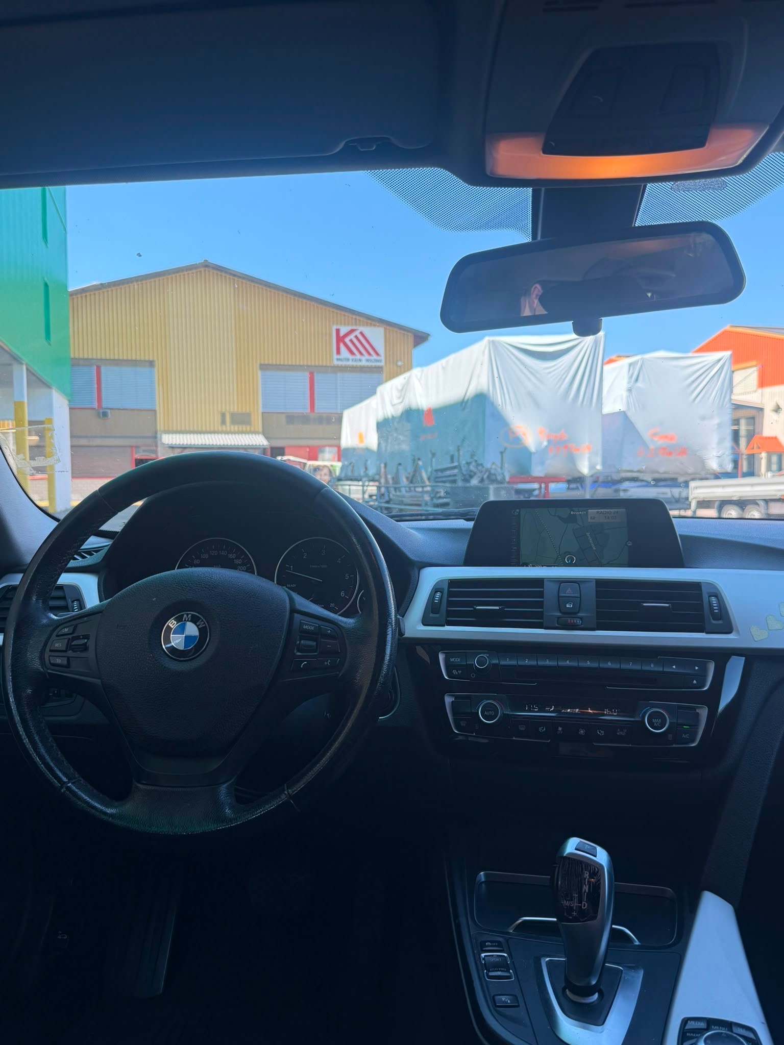 BMW 318d Touring Steptronic-image-9