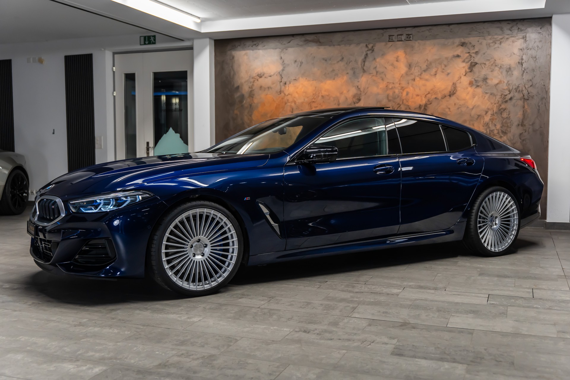 BMW M850i xDrive Gran Coupé Steptronic *Facelift*Panorama*Iconic Glow*360°*Werksgarantie*-showroom-element-2