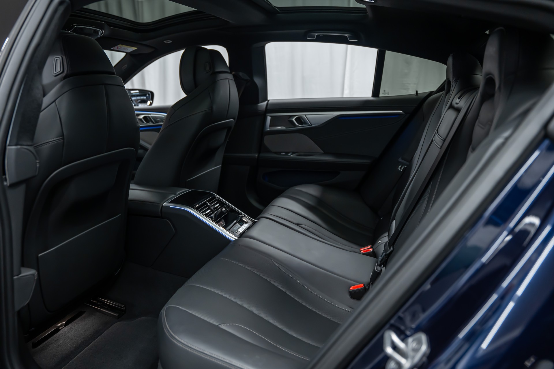 BMW M850i xDrive Gran Coupé Steptronic *Facelift*Panorama*360°*Iconic Glow*-image-14