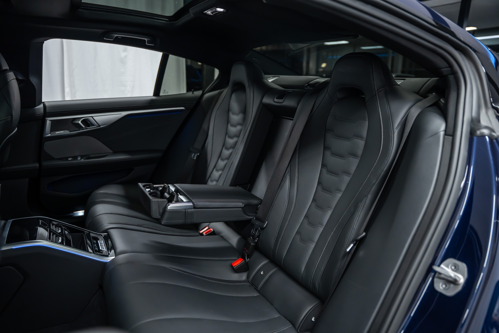 BMW M850i xDrive Gran Coupé Steptronic *Facelift*Panorama*360°*Iconic Glow*-image-15