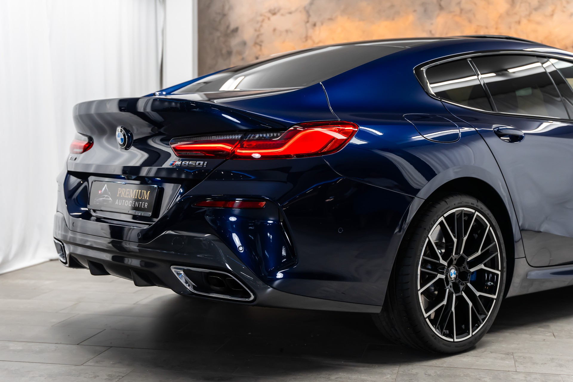 BMW M850i xDrive Gran Coupé Steptronic *Facelift*Panorama*360°*Iconic Glow*-image-8