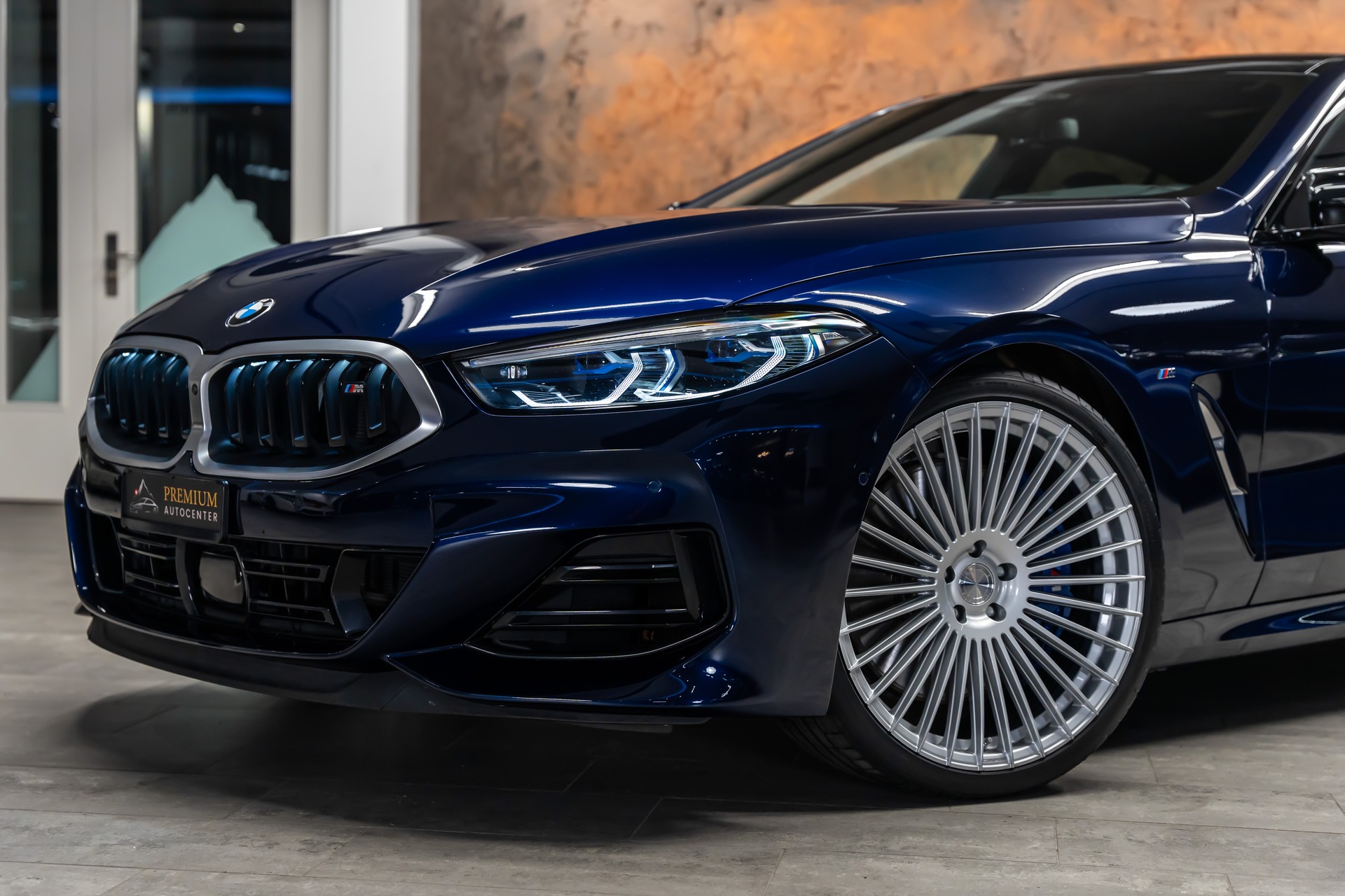 BMW M850i xDrive Gran Coupé Steptronic *Facelift*Panorama*Iconic Glow*360°*Werksgarantie*-showroom-element-1