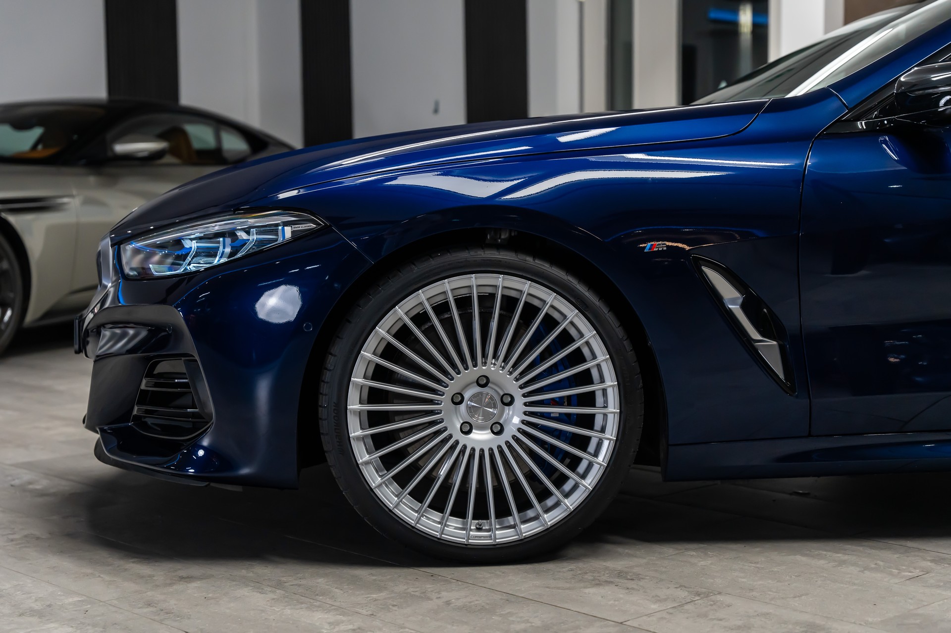 BMW M850i xDrive Gran Coupé Steptronic *Facelift*Panorama*Iconic Glow*360°*Werksgarantie*-showroom-element-3
