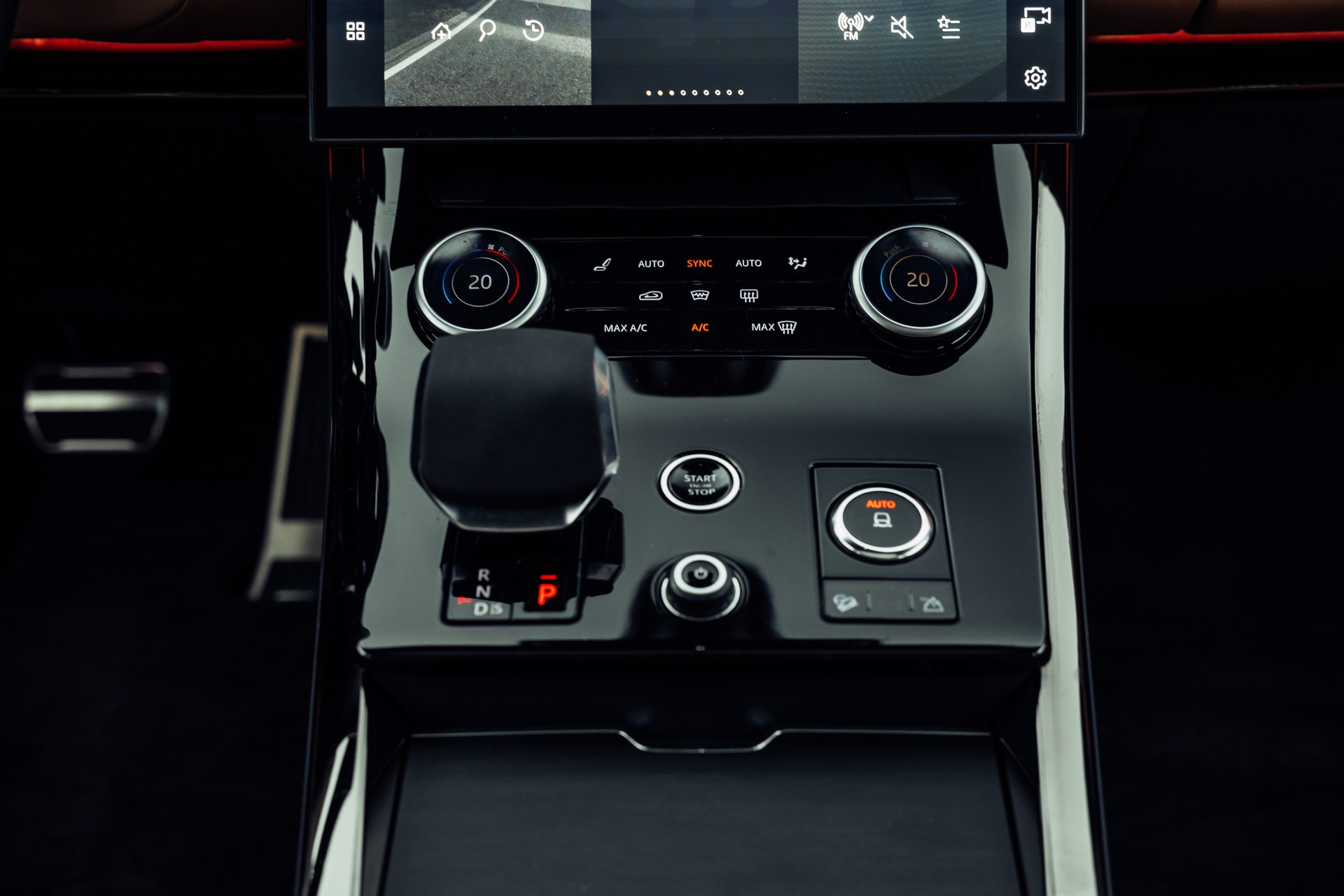 LAND ROVER Range Rover Sport D300 3.0 TD6 MHEV Dynamic SE Automatic Giola Green-image-16