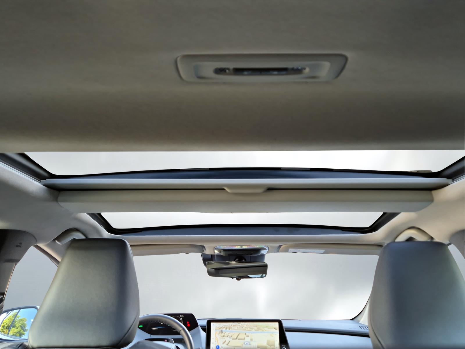 TOYOTA Prius 2.0 Plug-In-Hybrid Premium-image-8