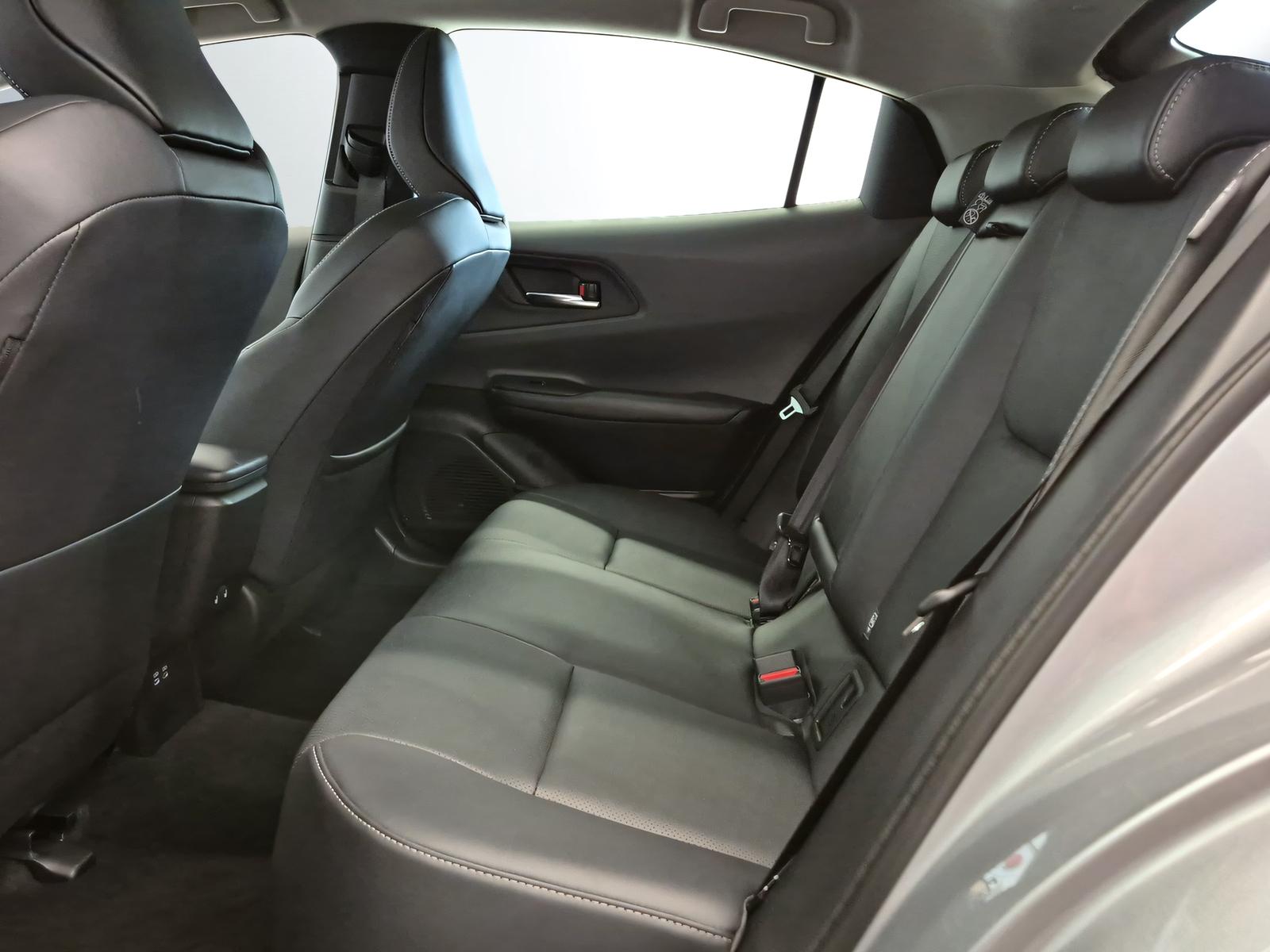 TOYOTA Prius 2.0 Plug-In-Hybrid Premium-image-9