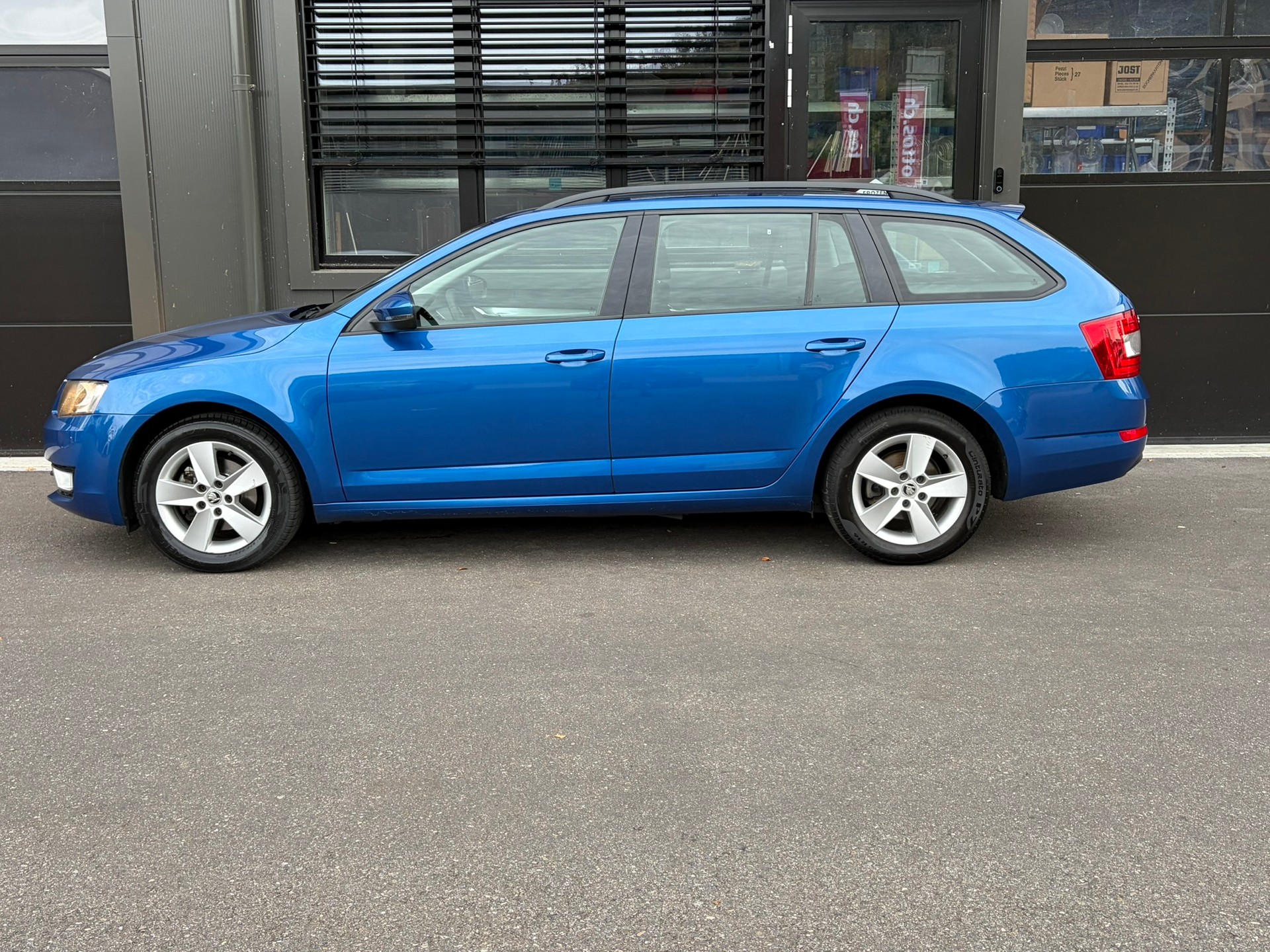 SKODA Octavia Combi 1.4 TSI G-tec Ambition CNG-image-0