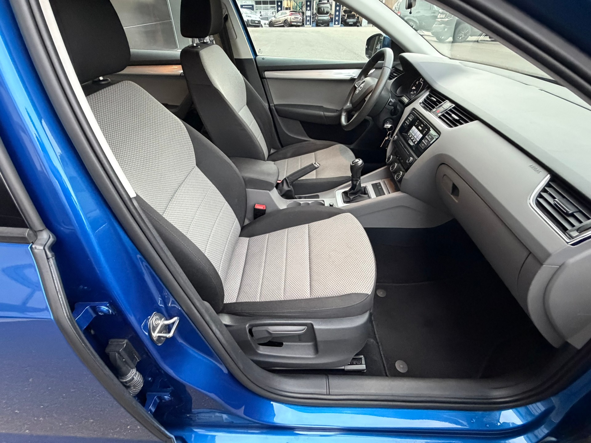 SKODA Octavia Combi 1.4 TSI G-tec Ambition CNG-image-12