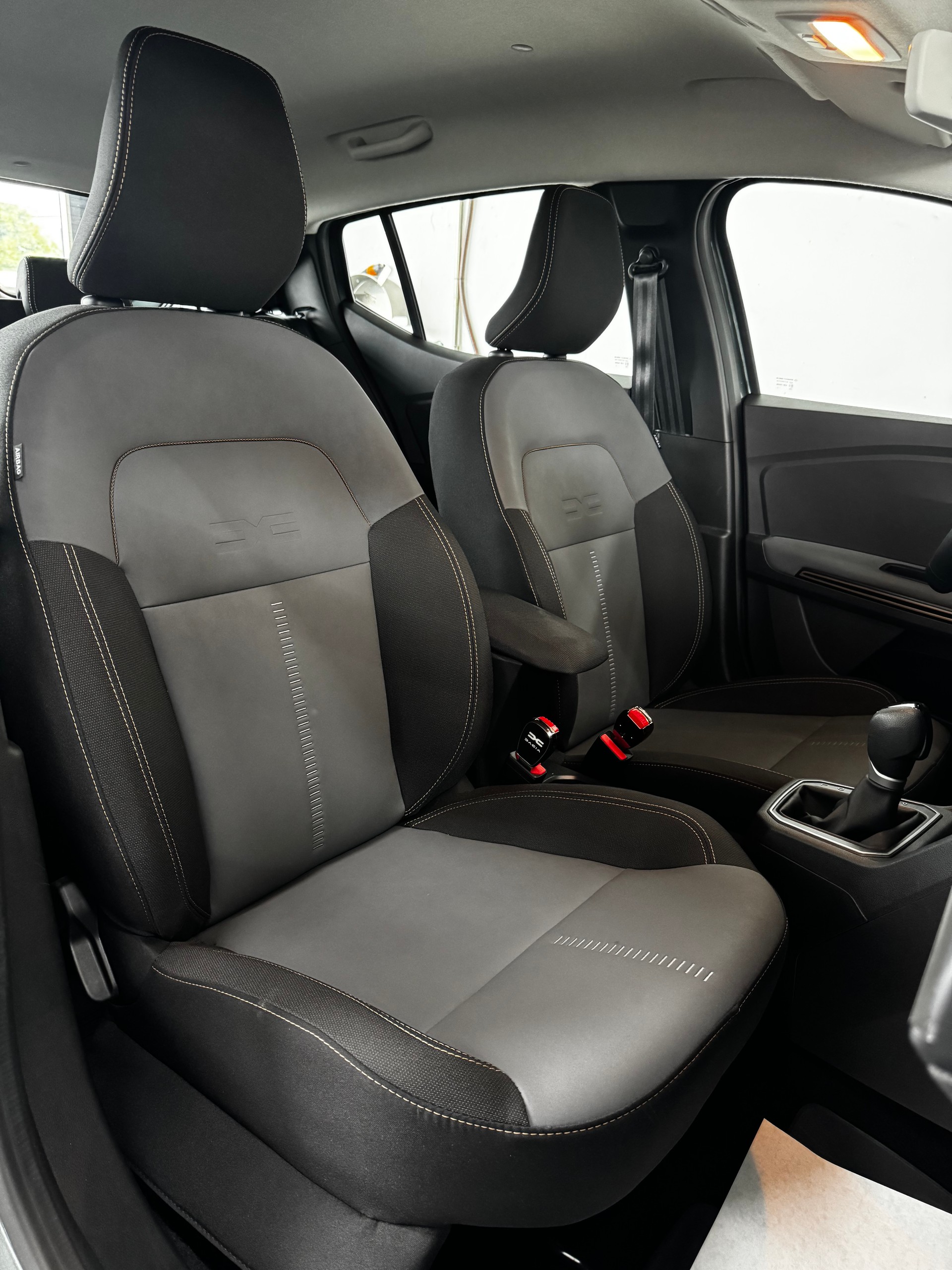 DACIA Sandero Stepway TCe 90 Comfort CVT-image-19