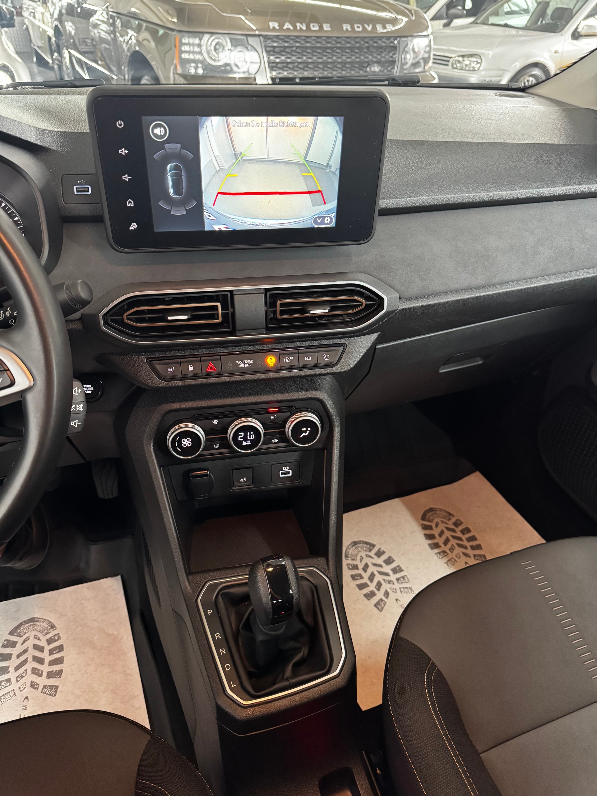 DACIA Sandero Stepway TCe 90 Comfort CVT-image-17