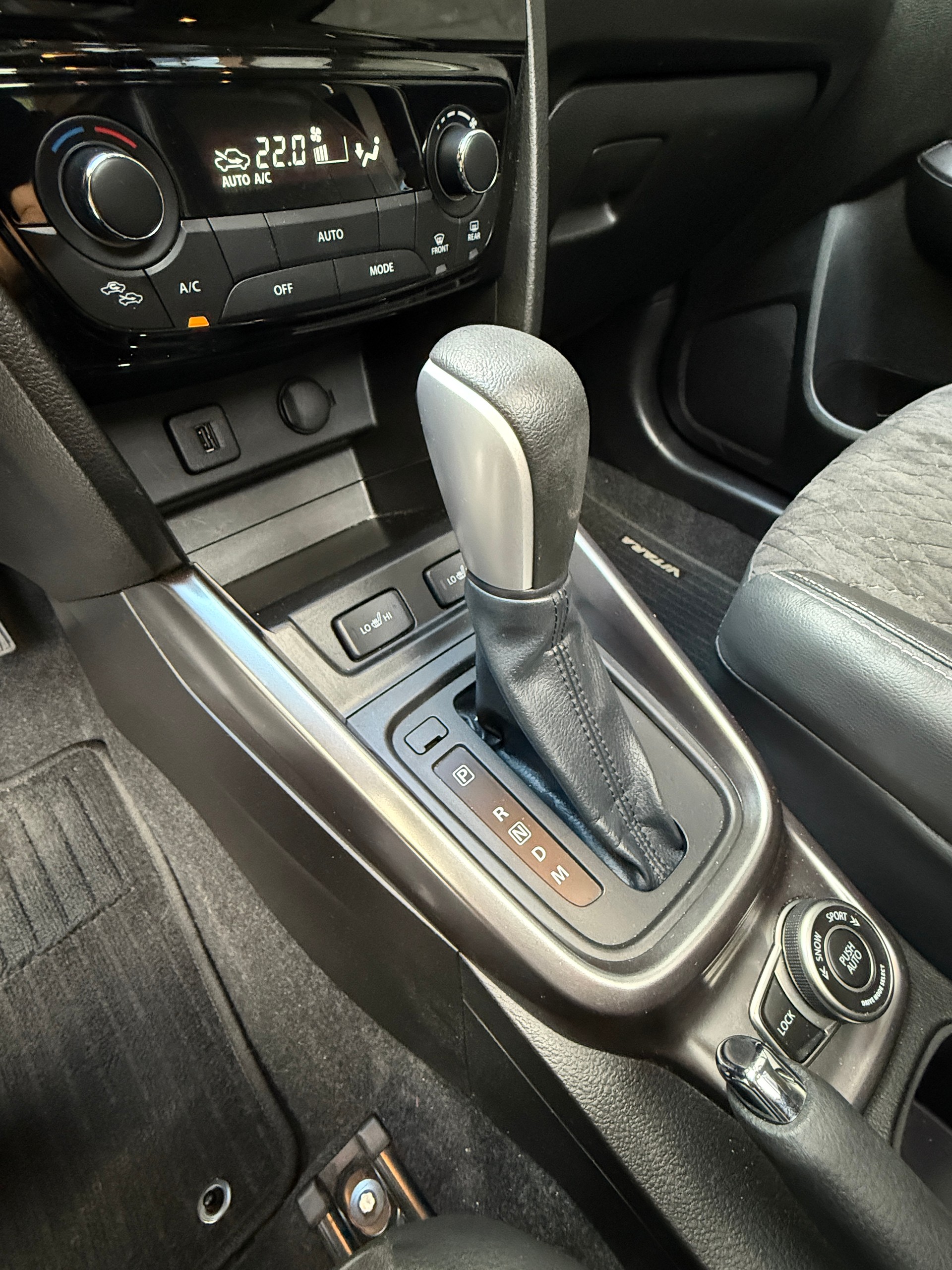 SUZUKI Vitara 1.4 Boosterjet Piz Sulai Top Hybrid Automatic-image-11