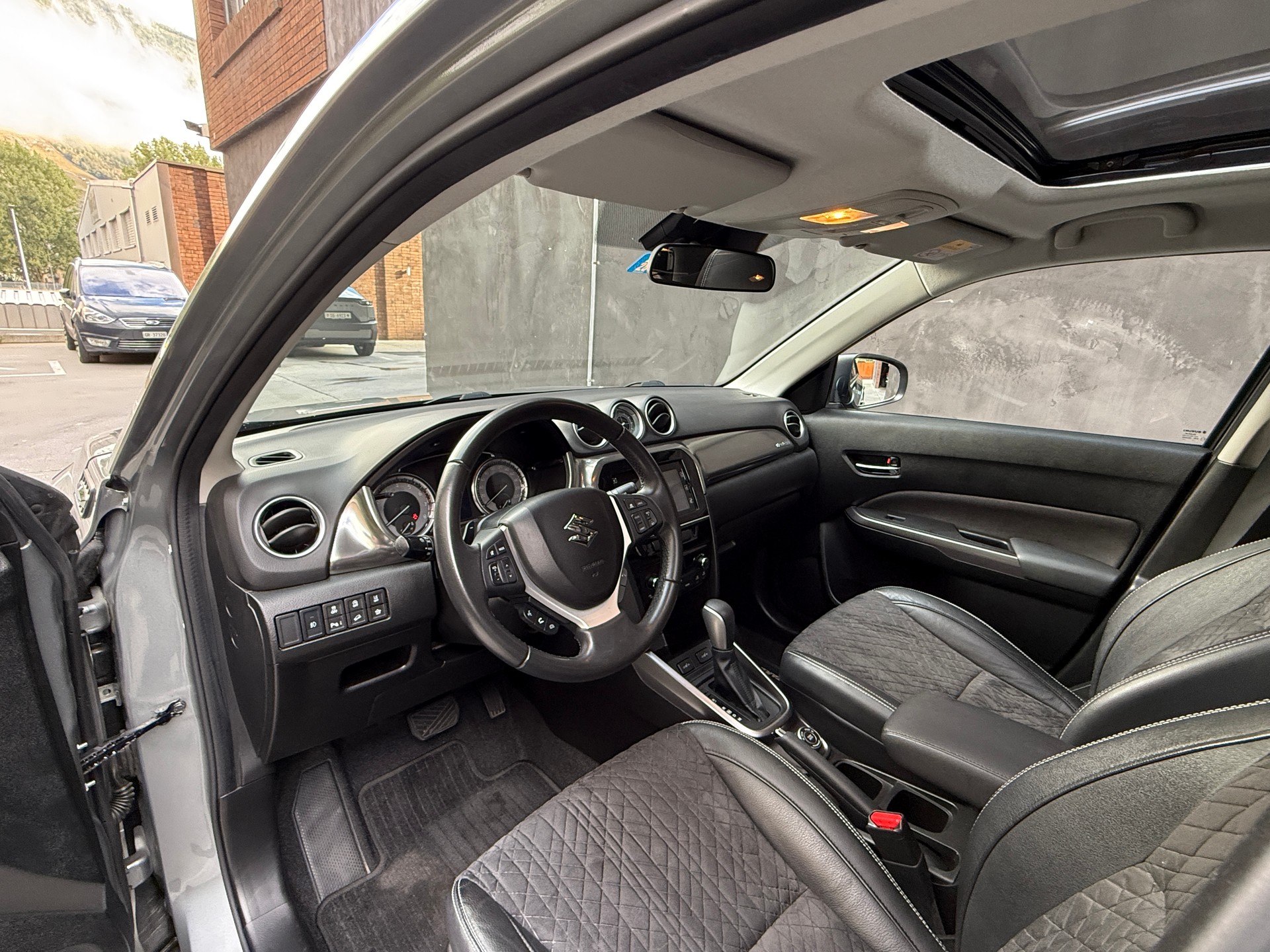 SUZUKI Vitara 1.4 Boosterjet Piz Sulai Top Hybrid Automatic-image-9