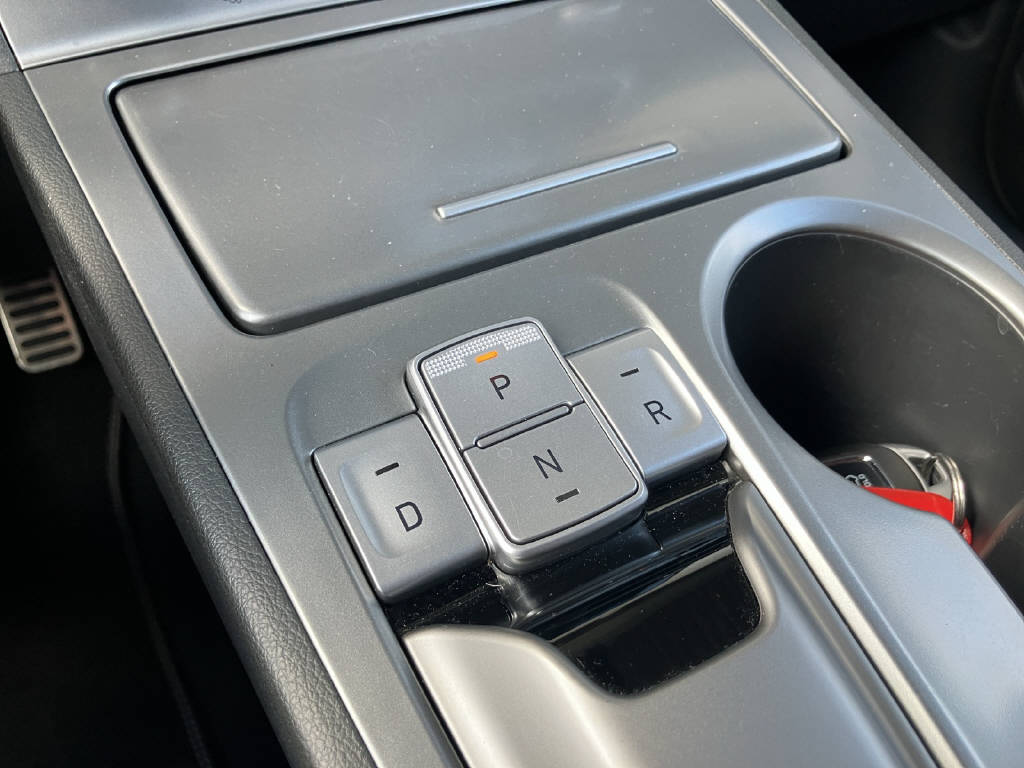 HYUNDAI Kona 64 kWh Electric Vertex-image-15