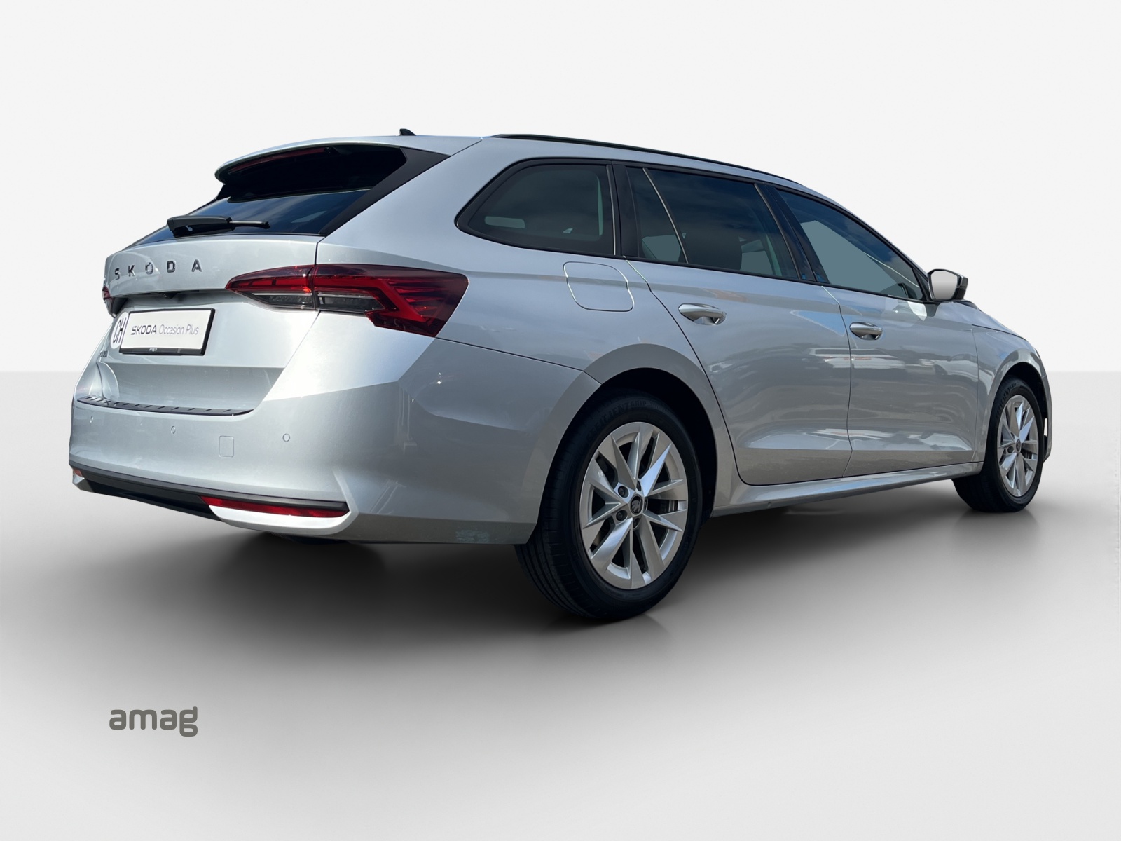 SKODA Octavia Combi 1.5 TSI mHEV DSG Dynamic-image-4