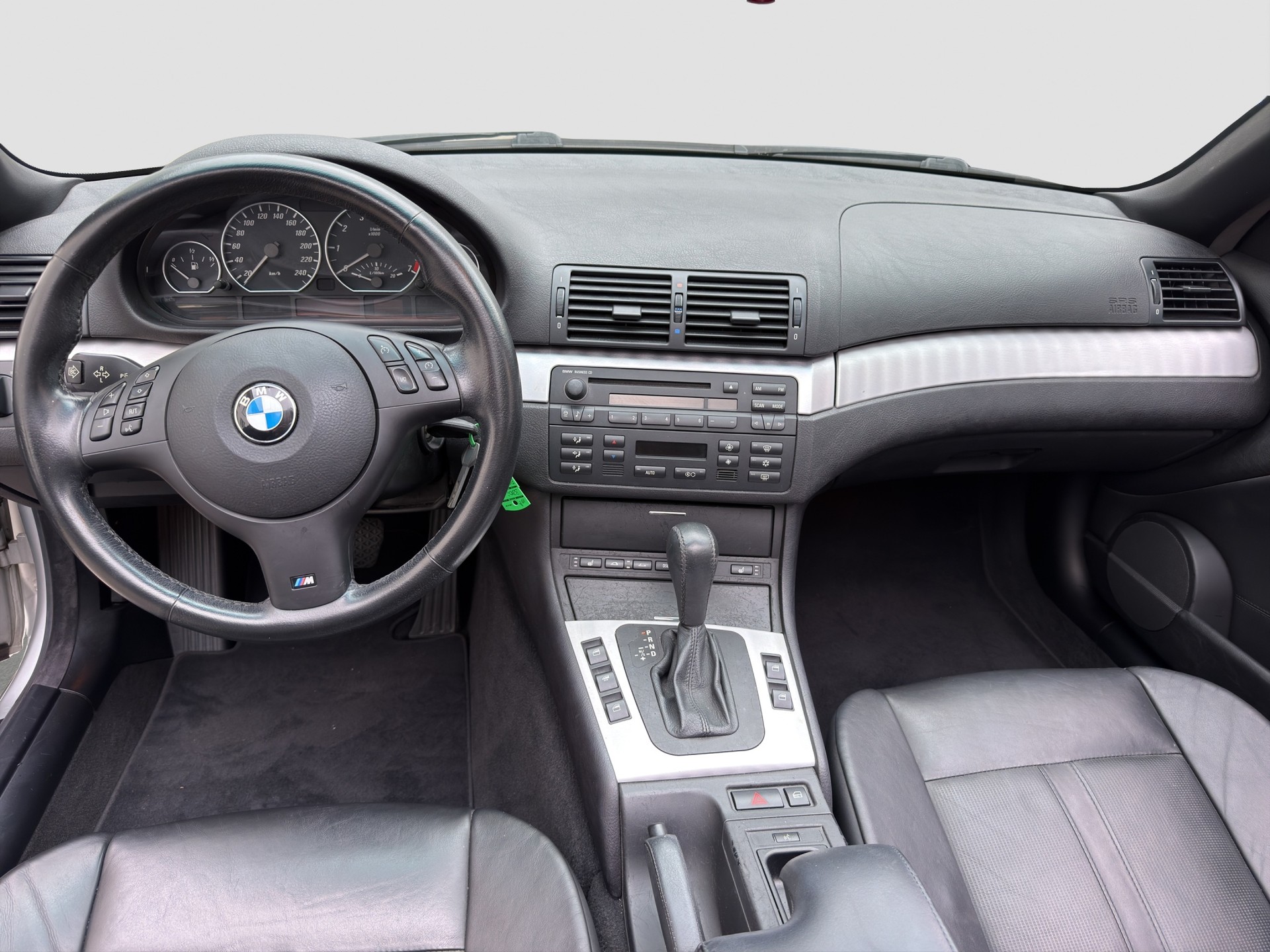 BMW 330Ci Cabriolet-image-8