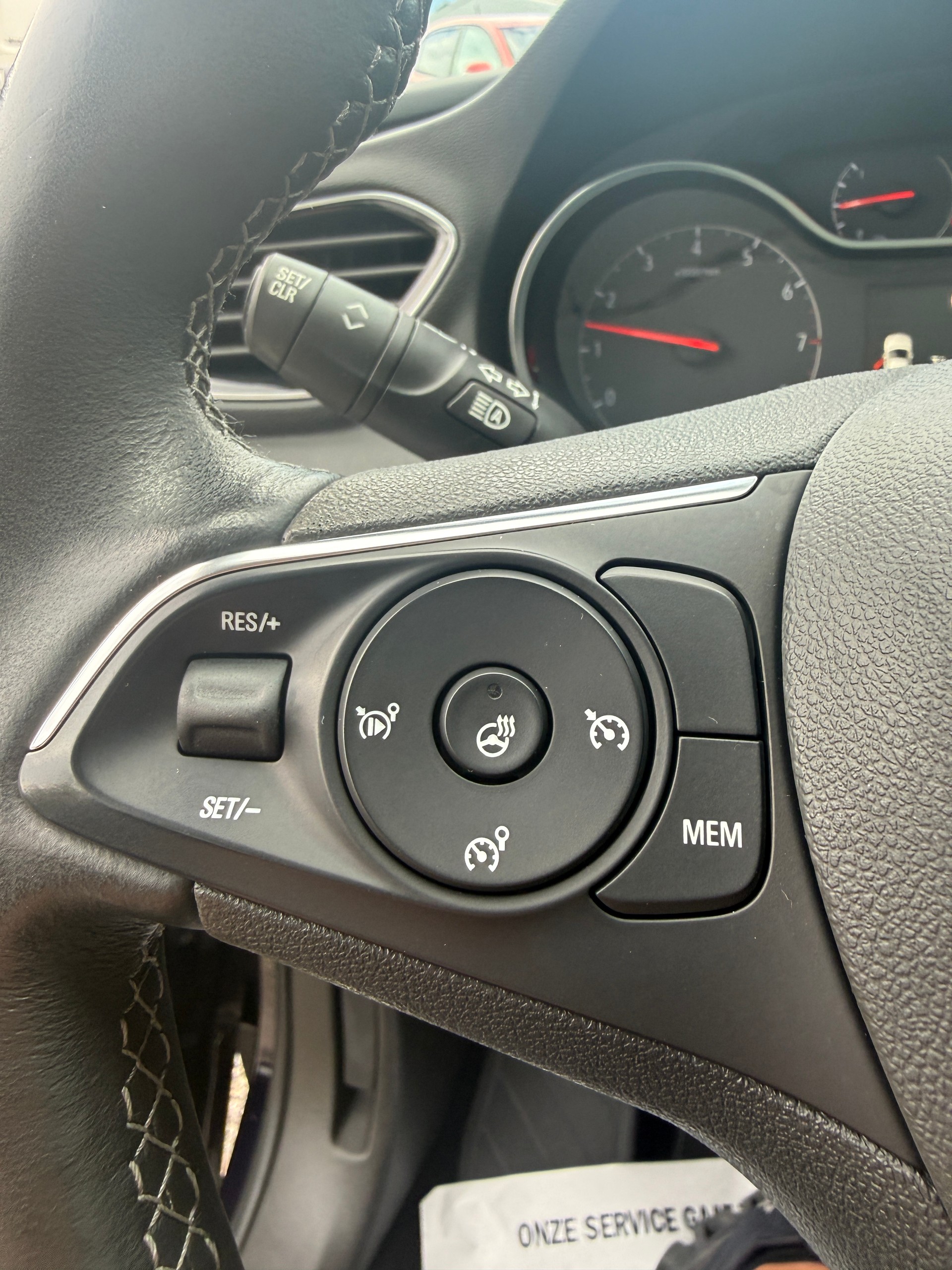 OPEL Grandland X 1.6 TP Excellence Automatik-image-10