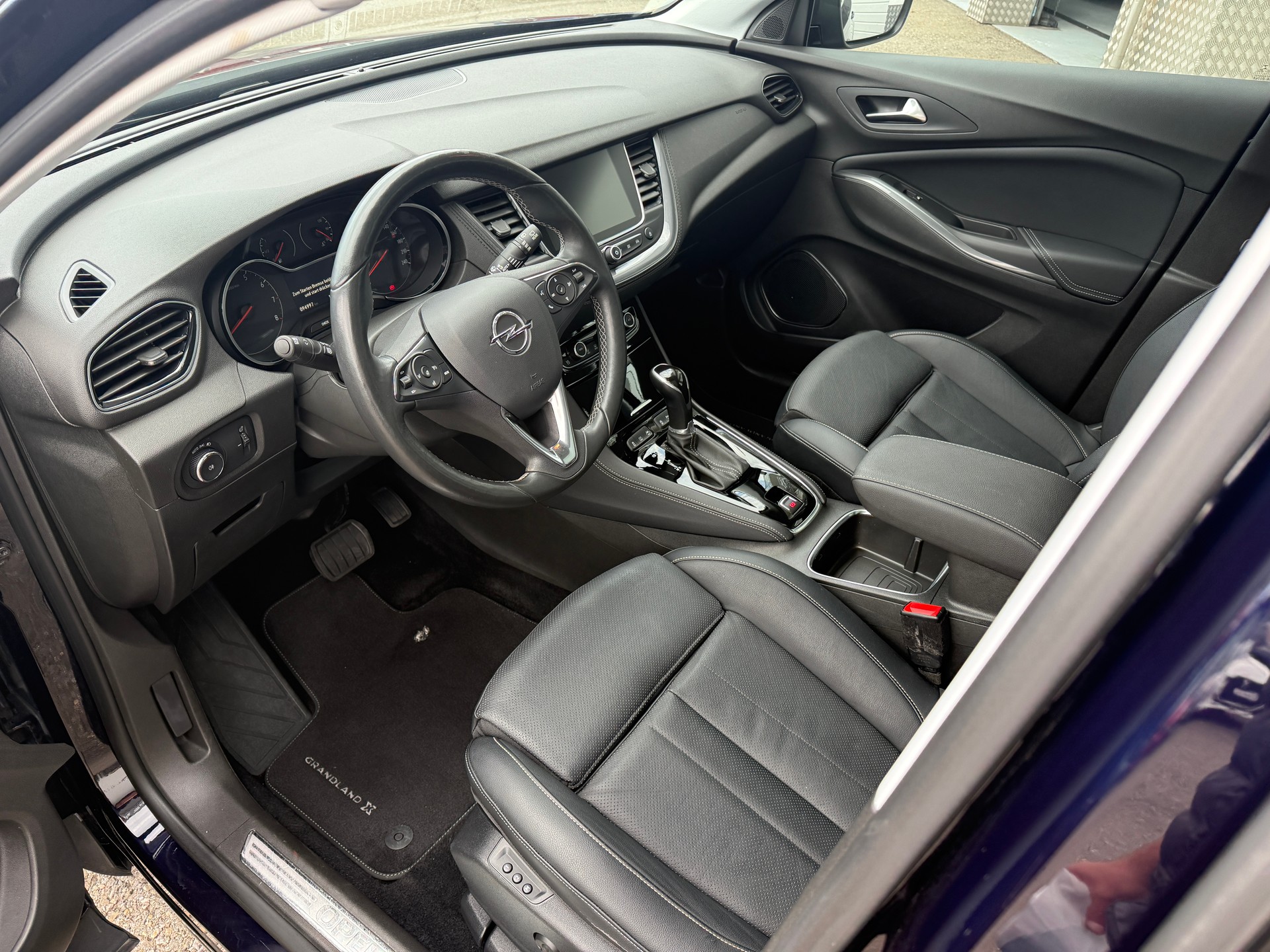 OPEL Grandland X 1.6 TP Excellence Automatik-image-4