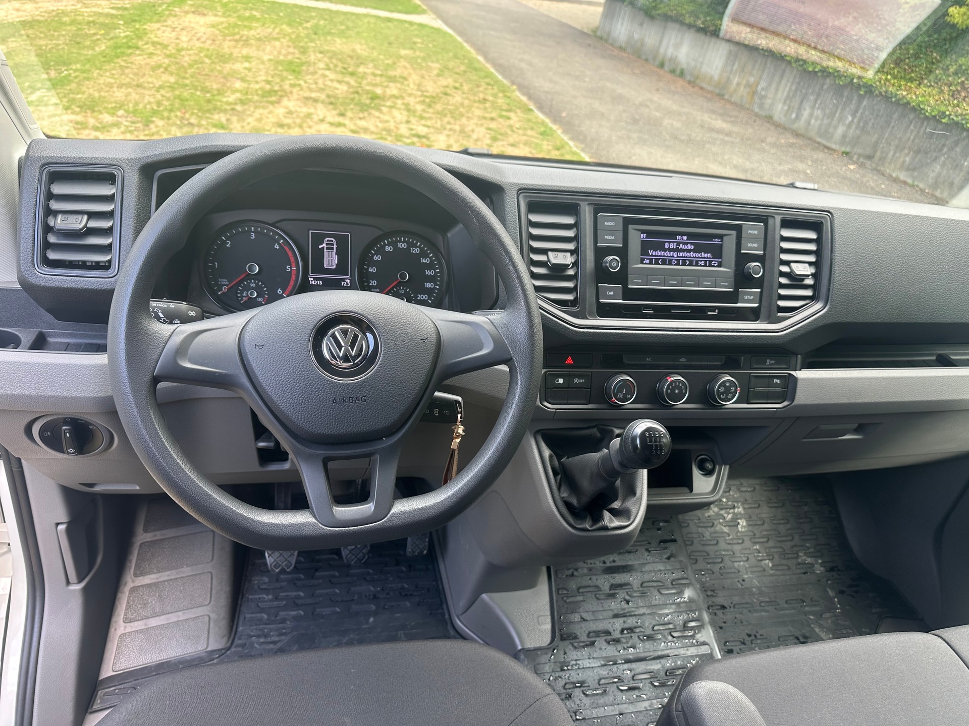 VW Crafter 35 2.0 TDI L4-image-8