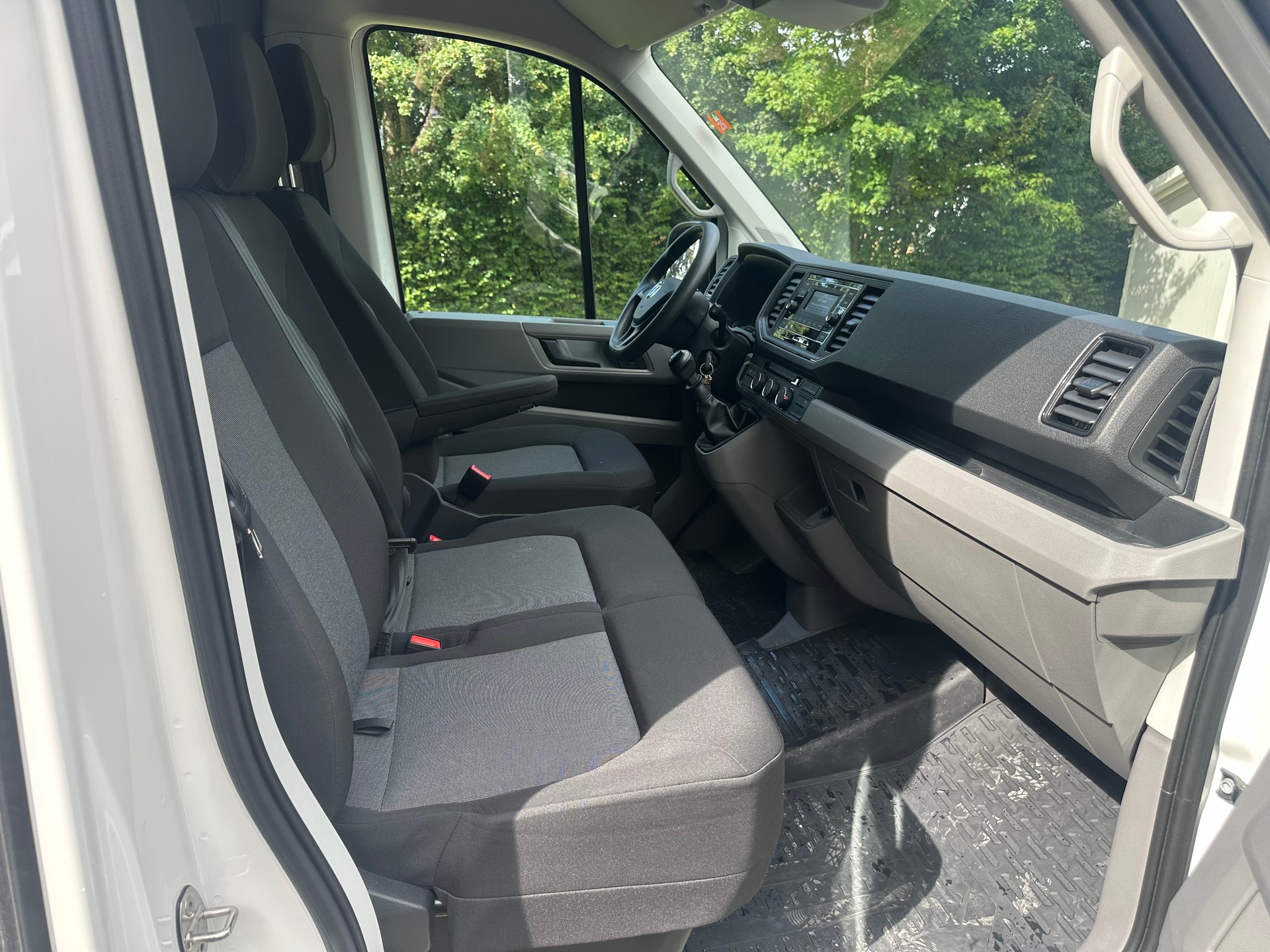 VW Crafter 35 2.0 TDI L4-image-11