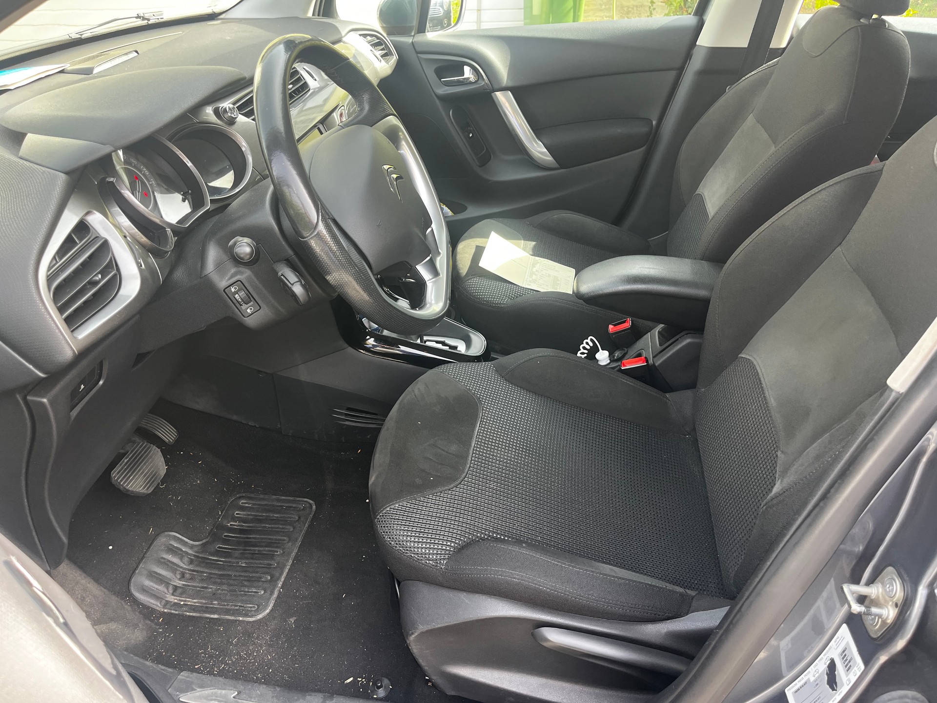 CITROEN C3 1.6i 16V Exclusive Automatic-image-11