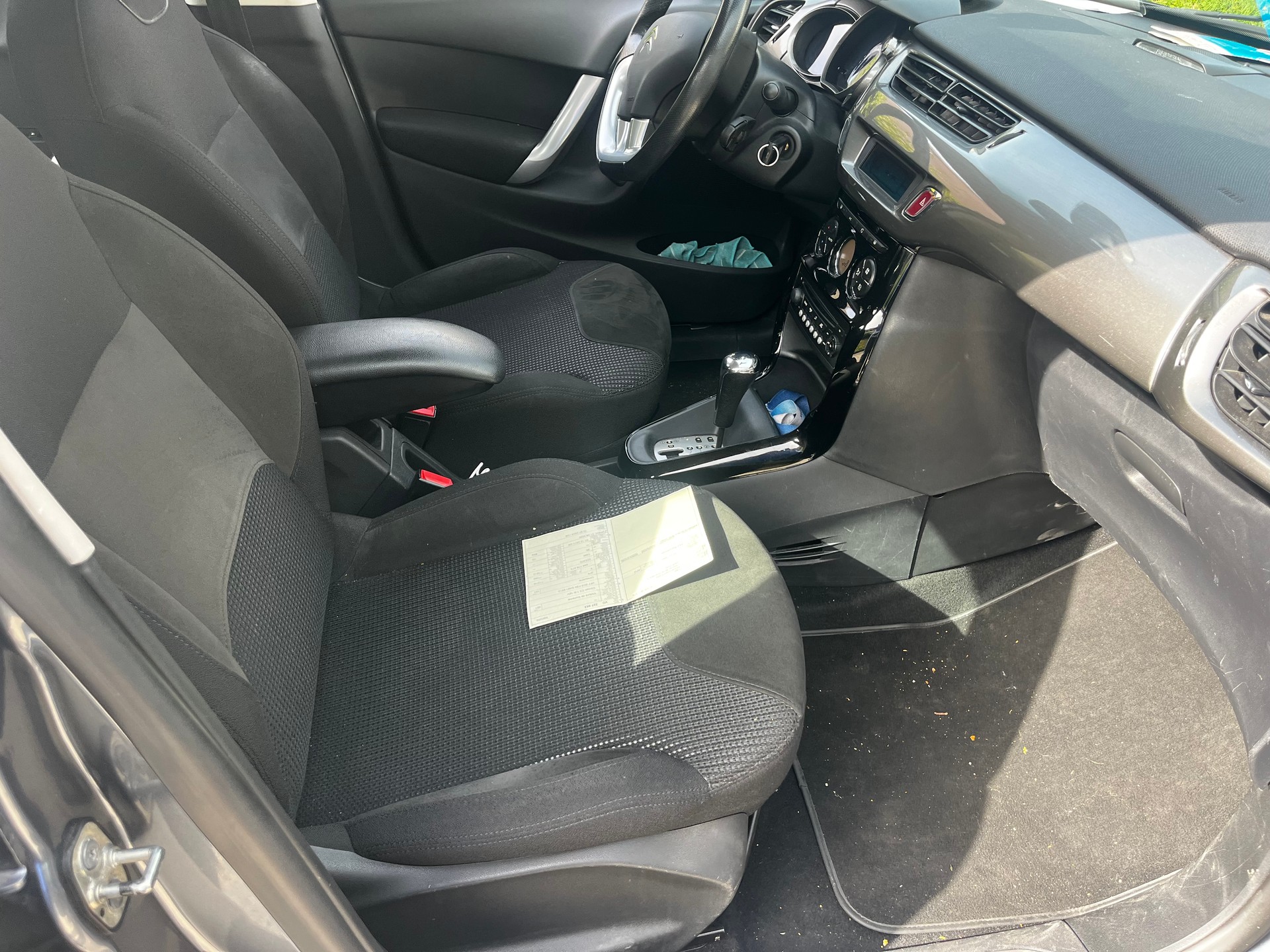 CITROEN C3 1.6i 16V Exclusive Automatic-image-10