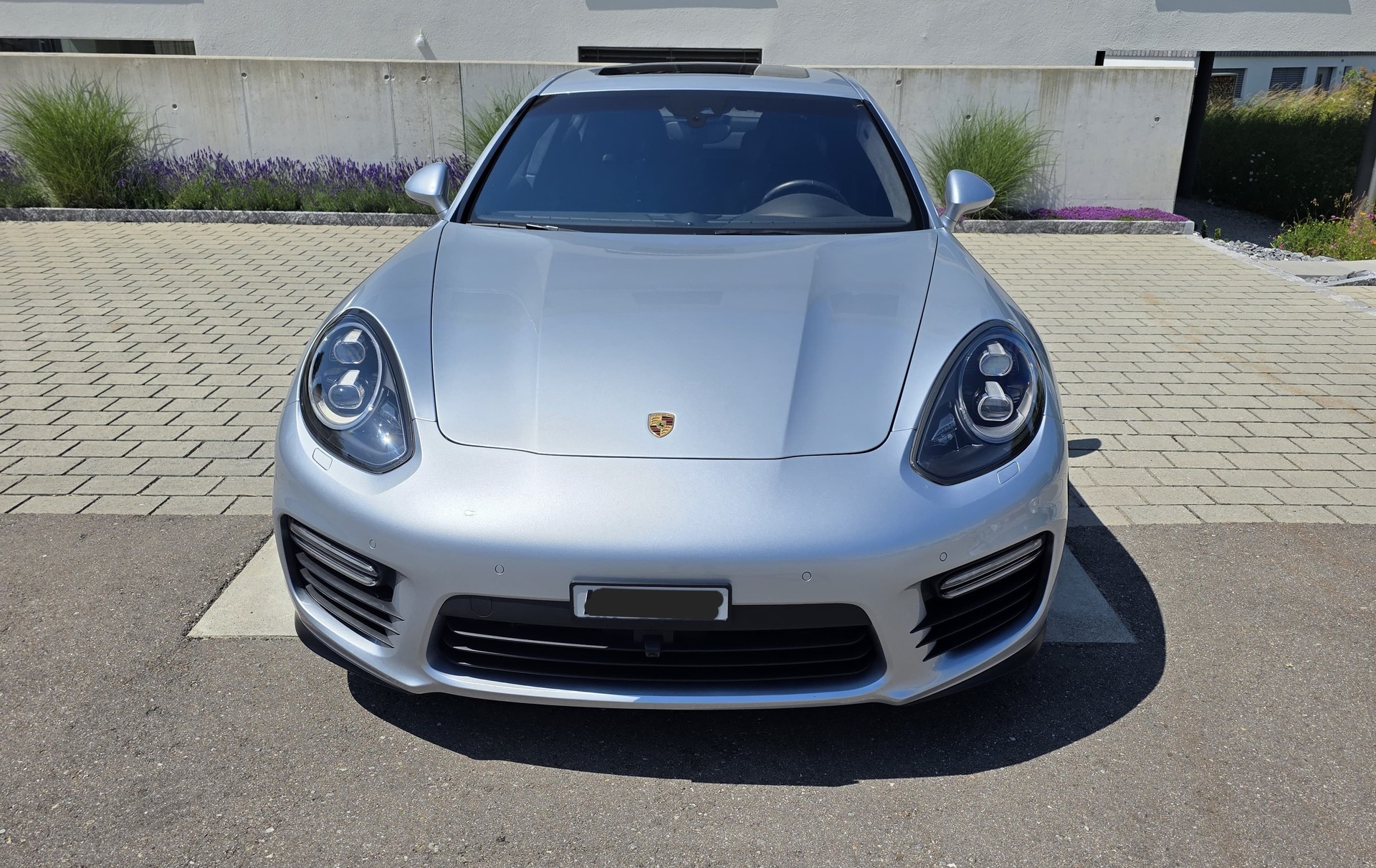 PORSCHE 4.8 V8 GTS PDK-image-1