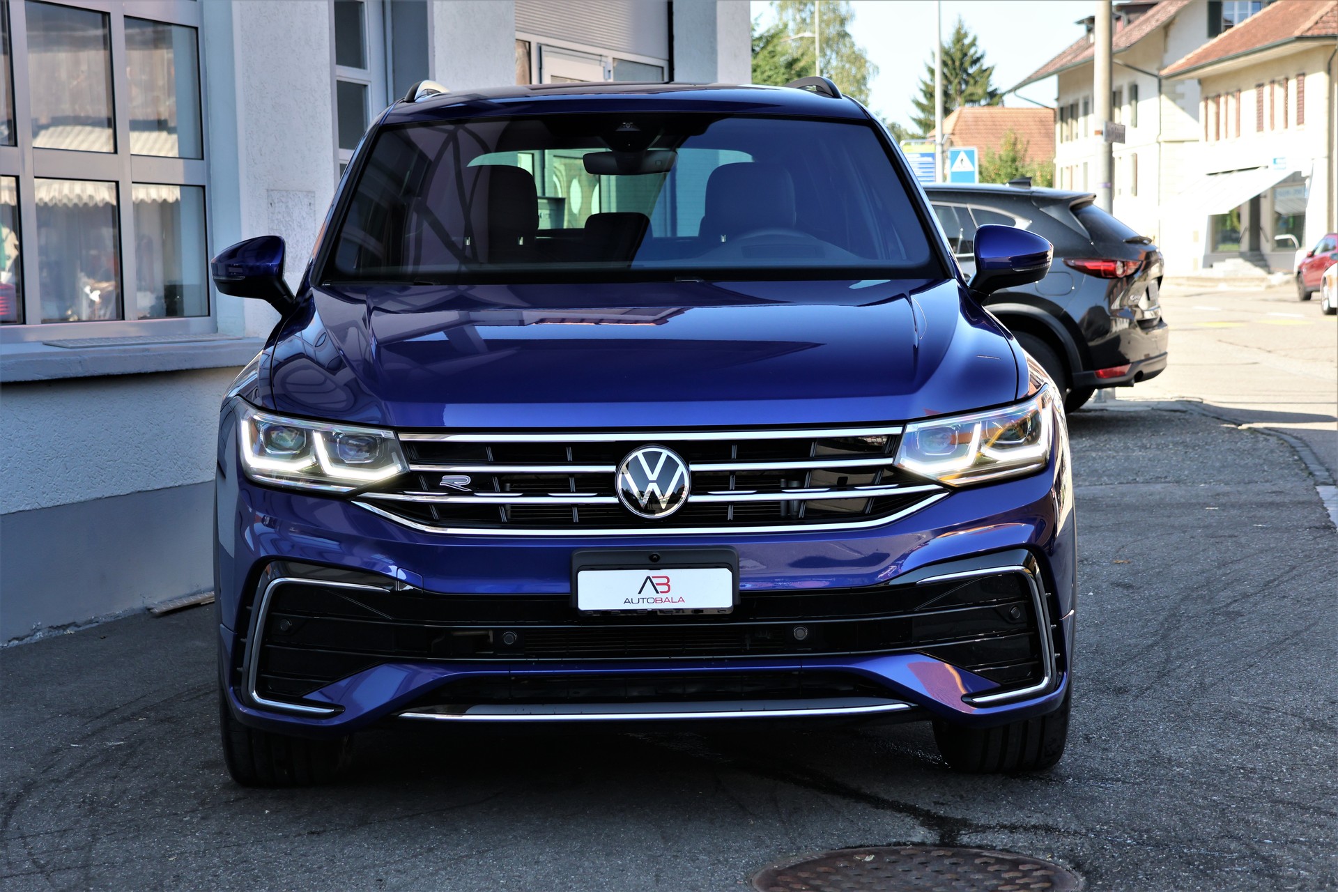 VW Tiguan 2.0 TDI SCR R-Line 4Motion DSG 200PS-image-1