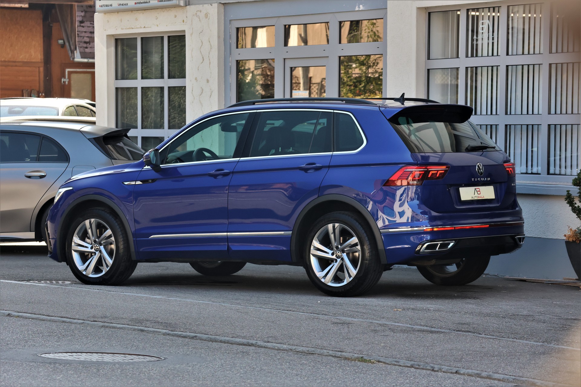 VW Tiguan 2.0 TDI SCR R-Line 4Motion DSG 200PS-image-4
