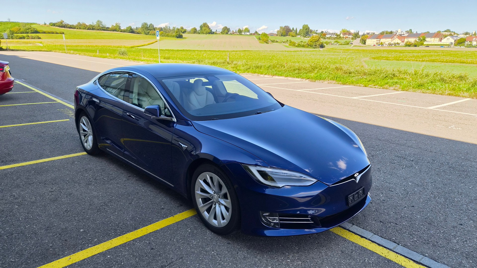 TESLA Model S 75 D-image-2