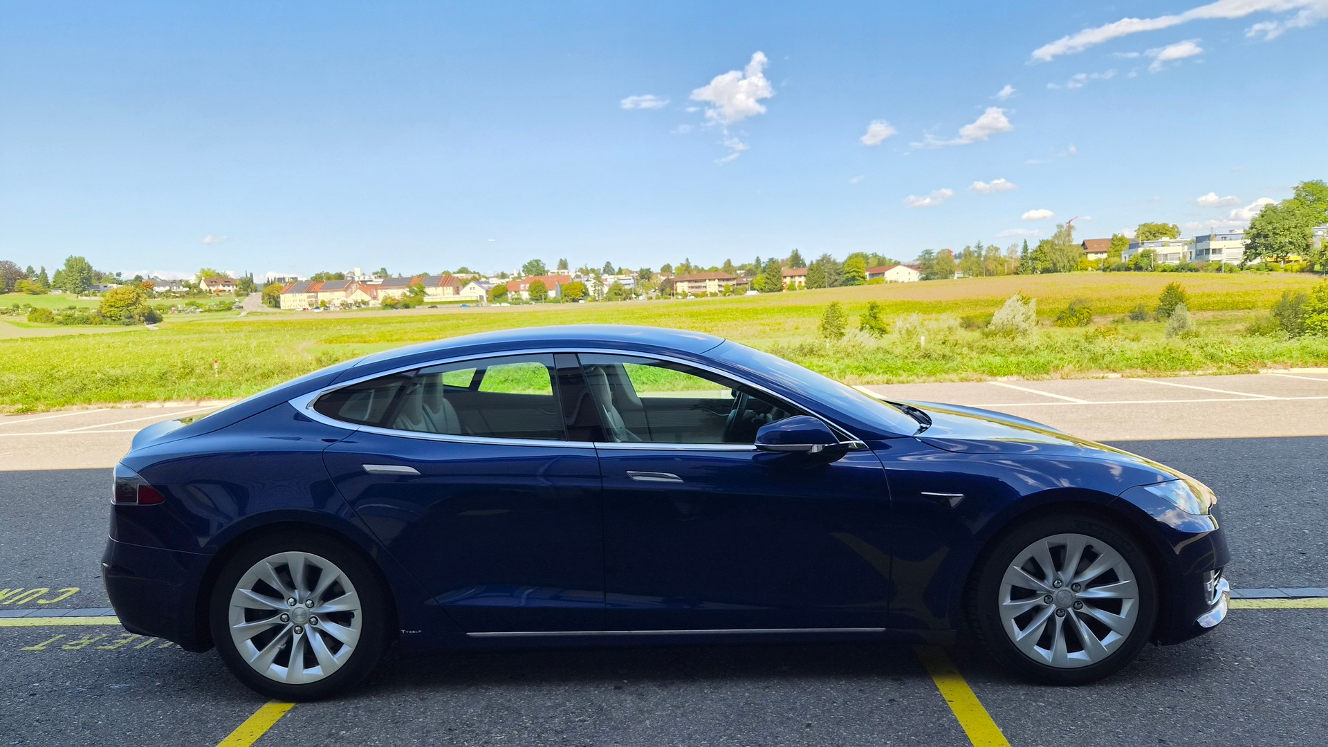 TESLA Model S 75 D-image-3
