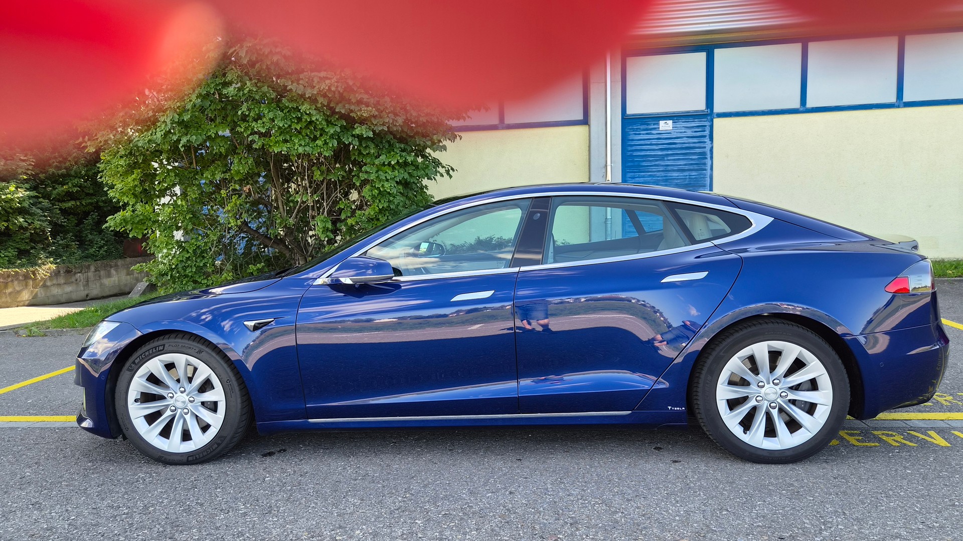 TESLA Model S 75 D-image-7