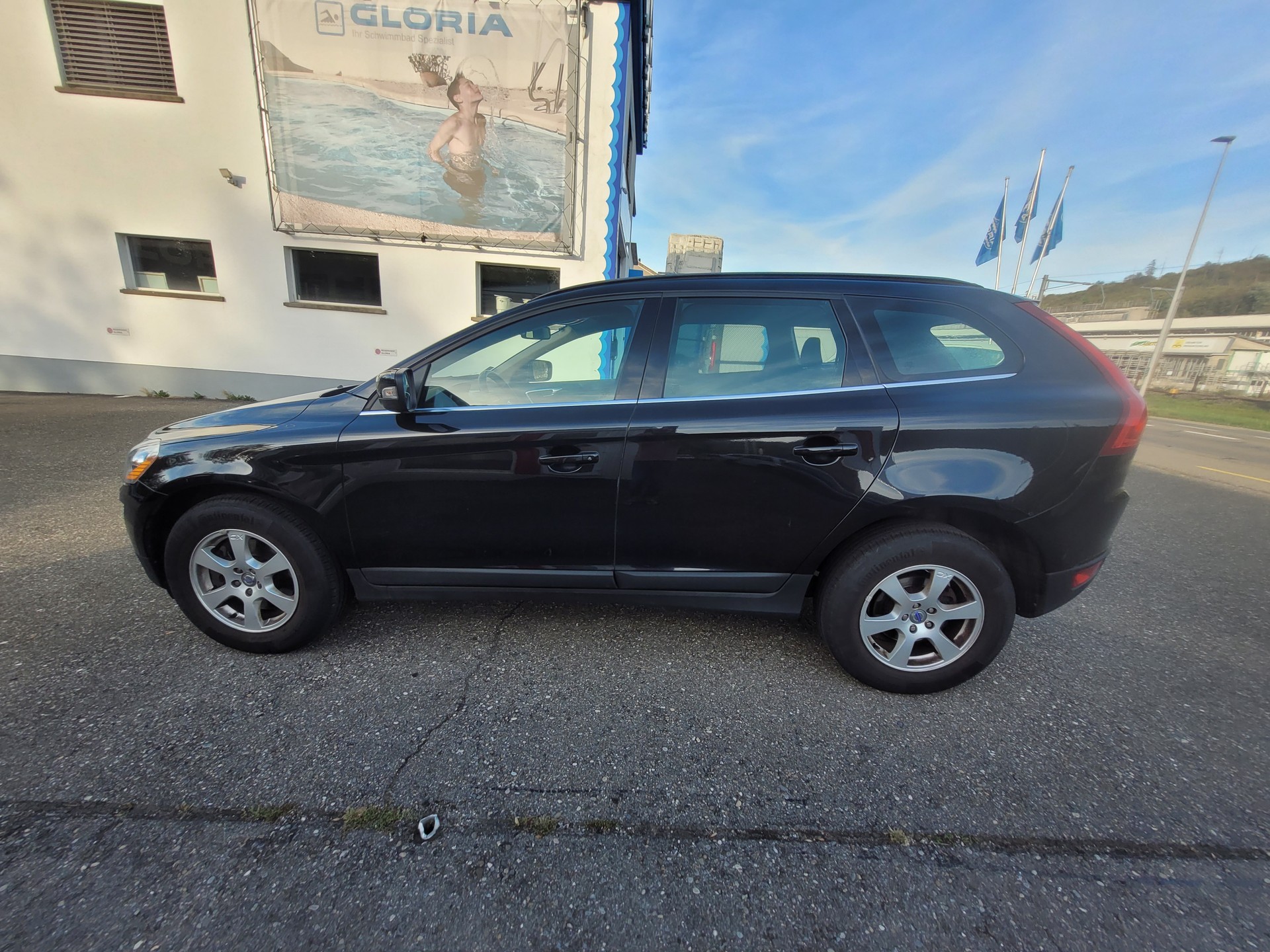 VOLVO XC60 D5 AWD Momentum Geartronic-image-8